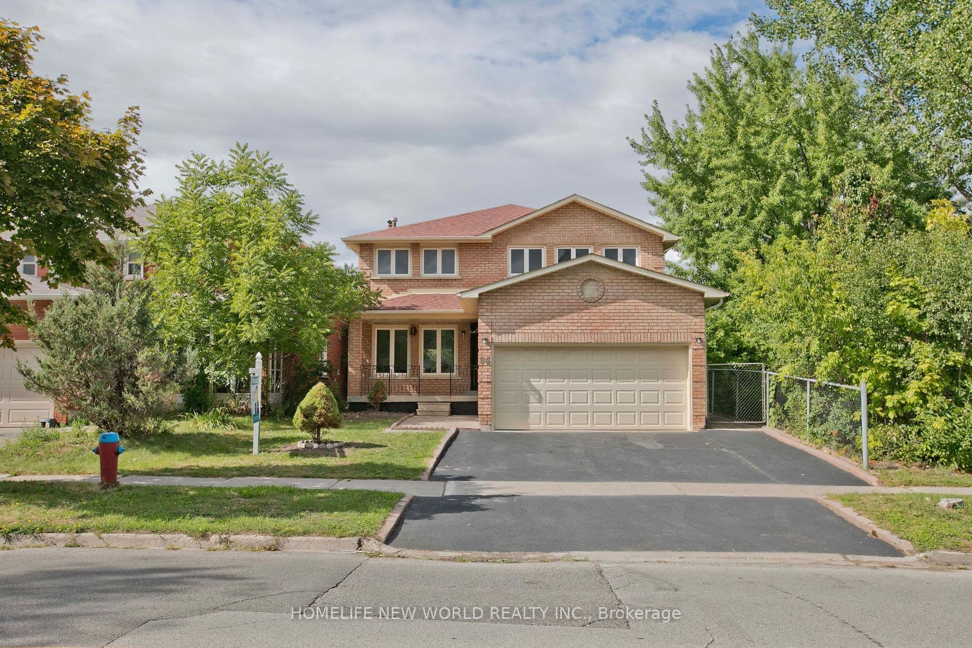 94 Weldrick Road E, Richmond Hill, ON L4C 8T7