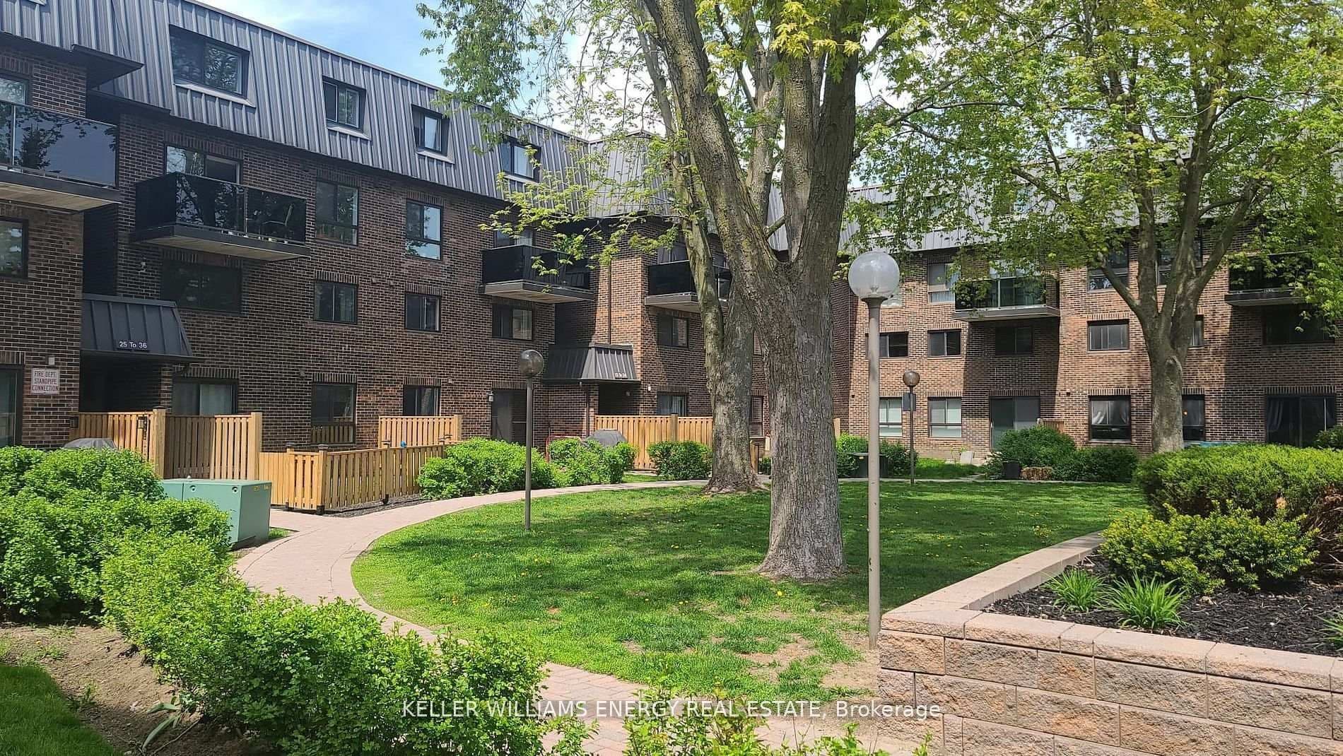 43 Taunton Road 48, Oshawa, ON L1G 3T6