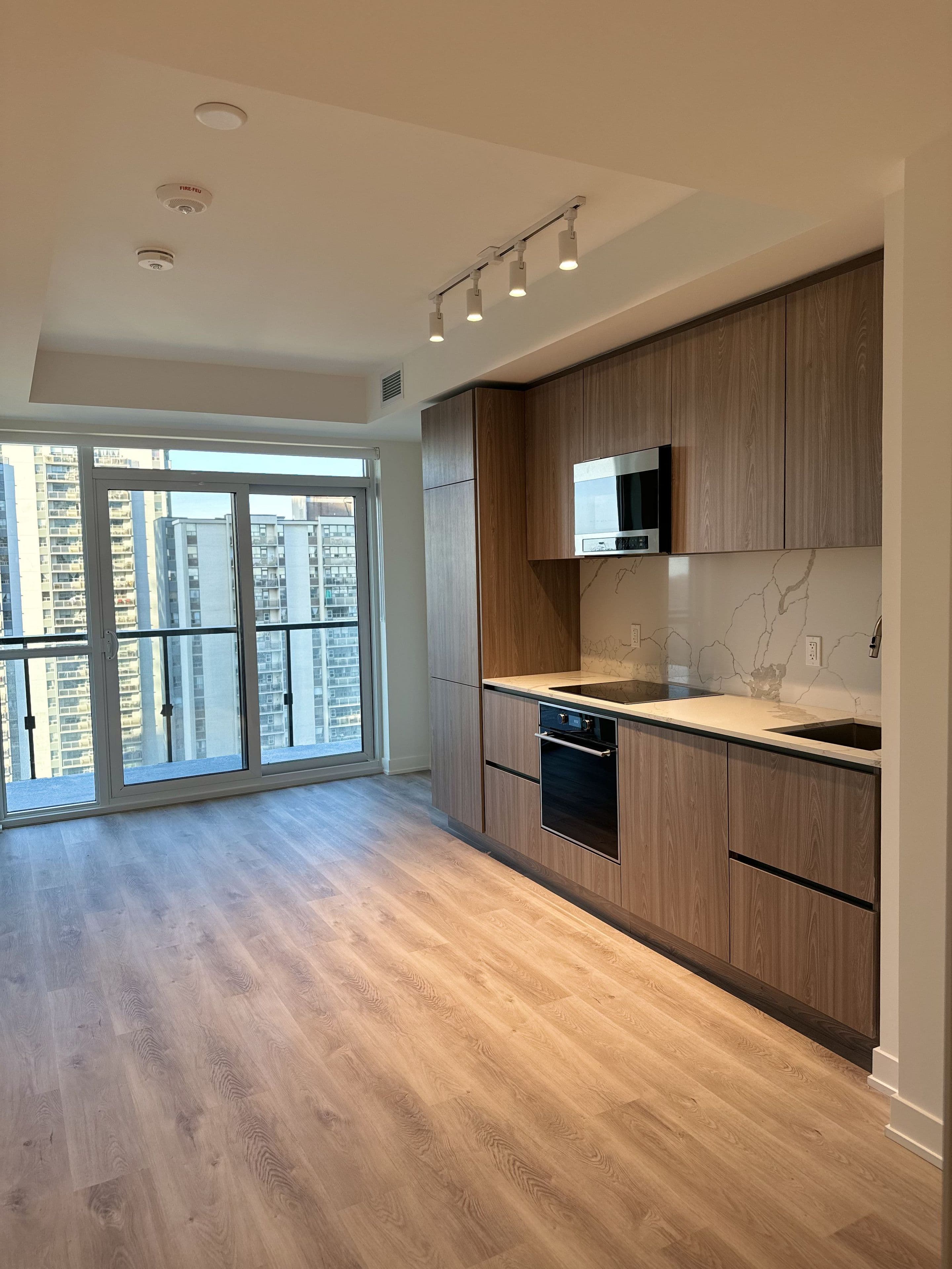 120 Broadway Avenue 1814, Toronto C10, ON M4P 1V6