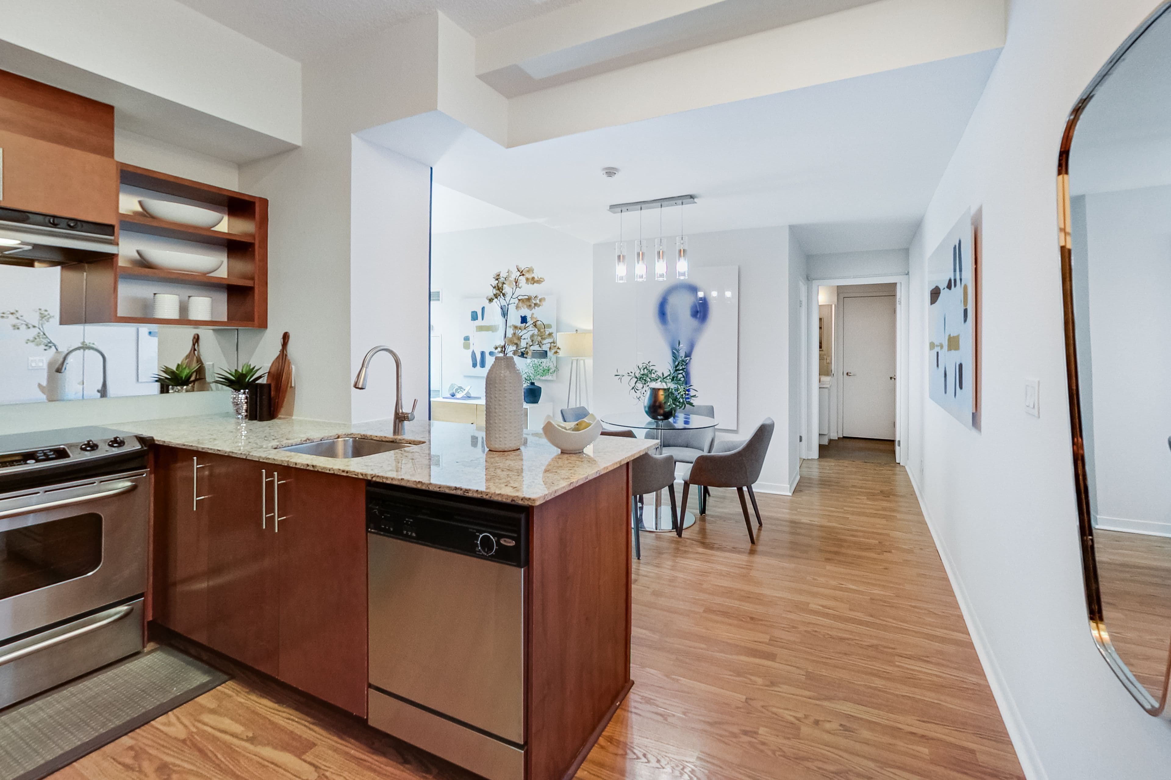 96 St. Patrick Street 1114, Toronto C01, ON M5T 1V2