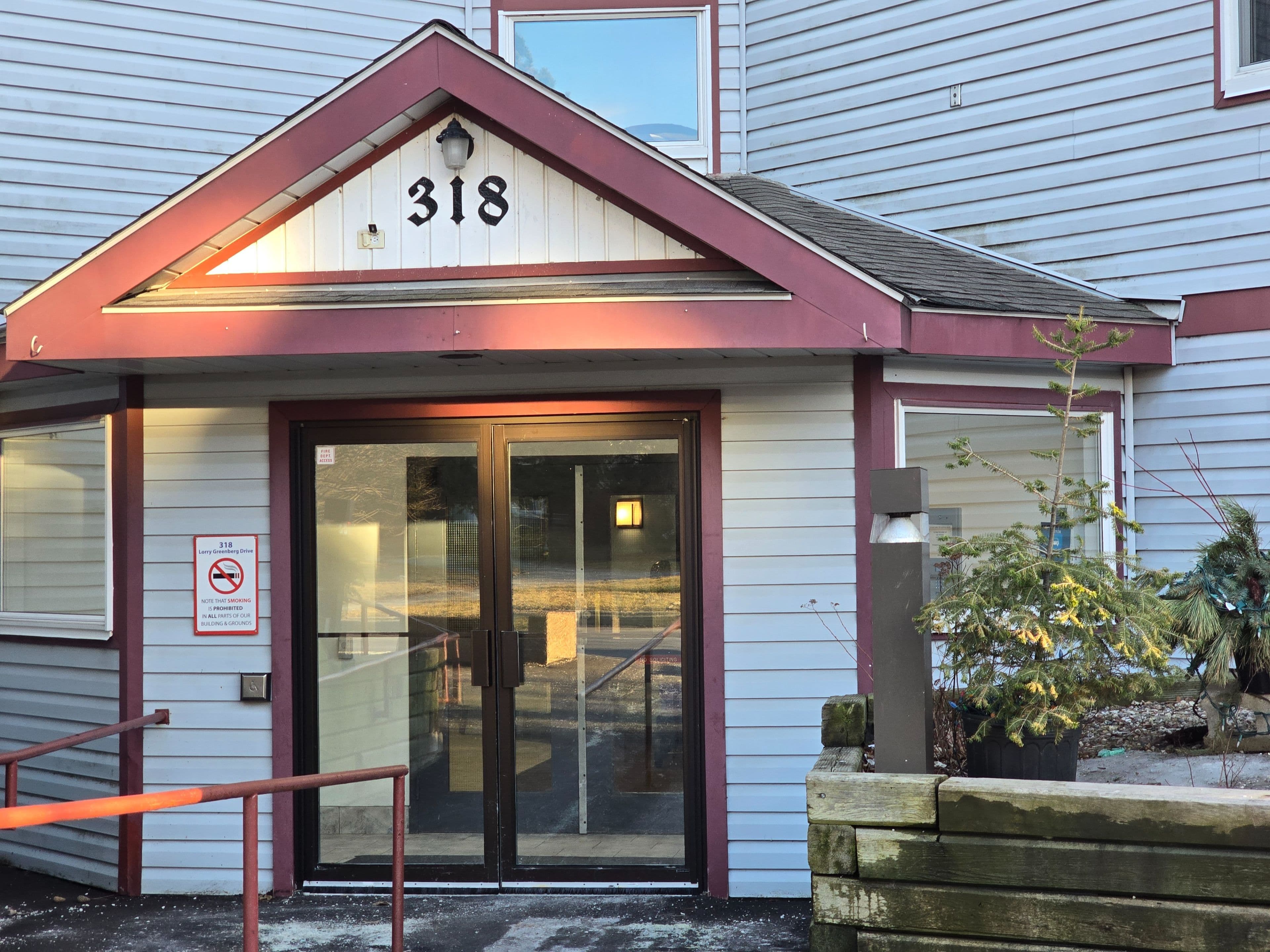 318 S Lorry Greenberg Drive S 418, Hunt Club - South Keys and Area, ON K1T 2R5