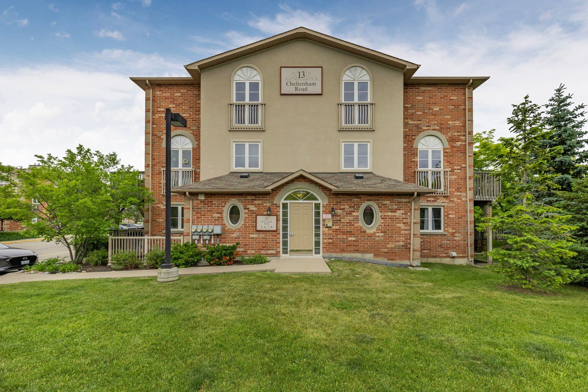 13 Cheltenham Road 7, Barrie, ON L4M 0E7