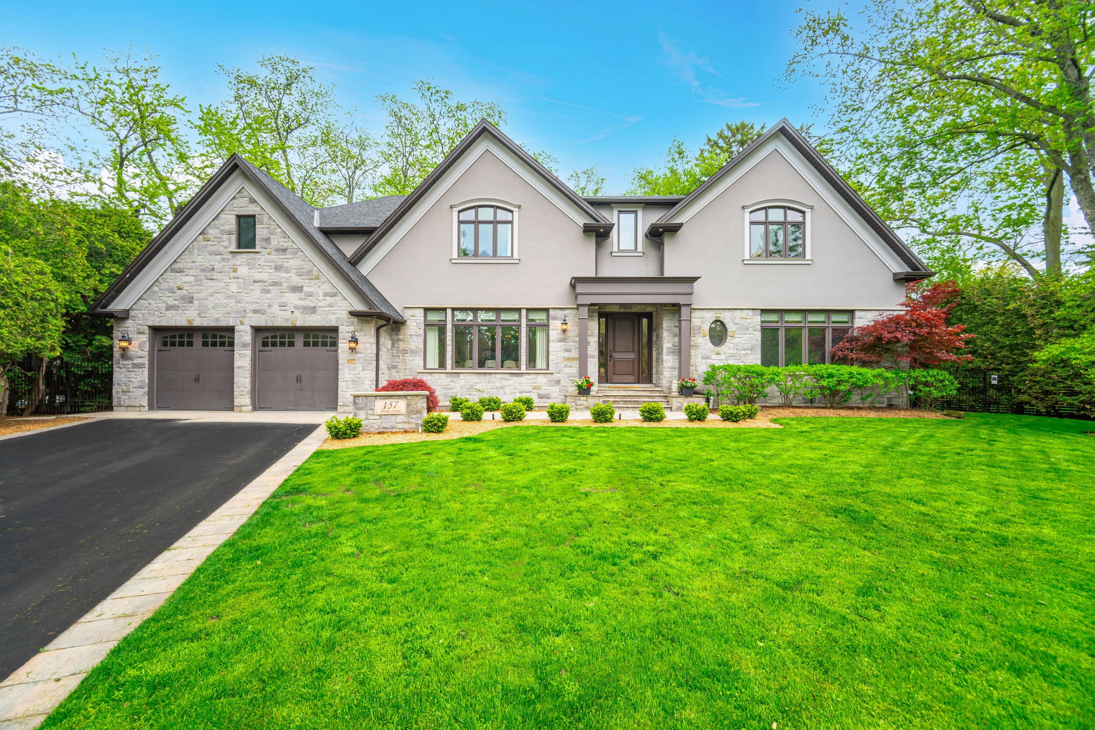 157 Dianne Avenue, Oakville, ON L6J 4G8