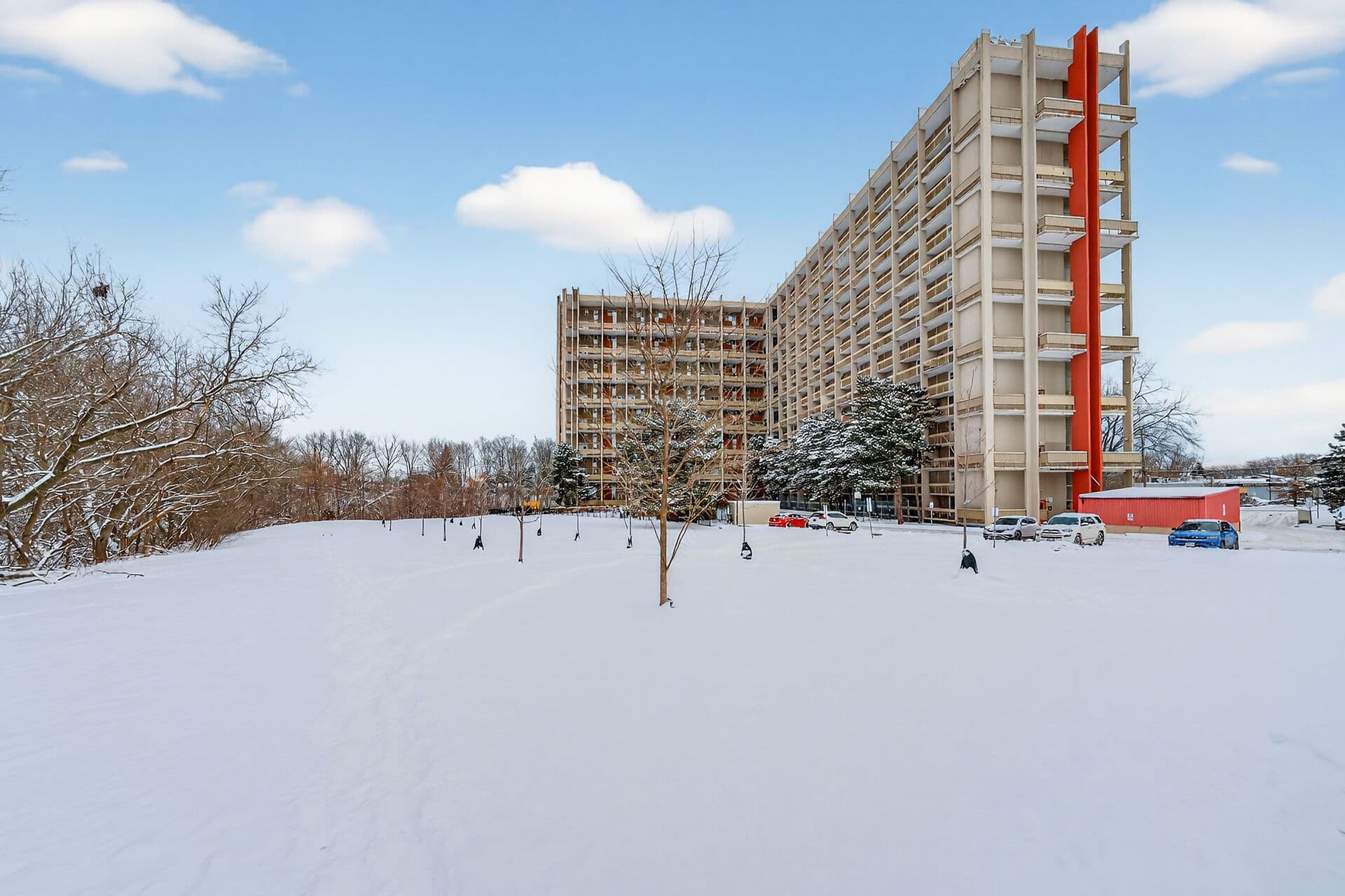 350 Quigley Road 324, Hamilton, ON L8K 5N2