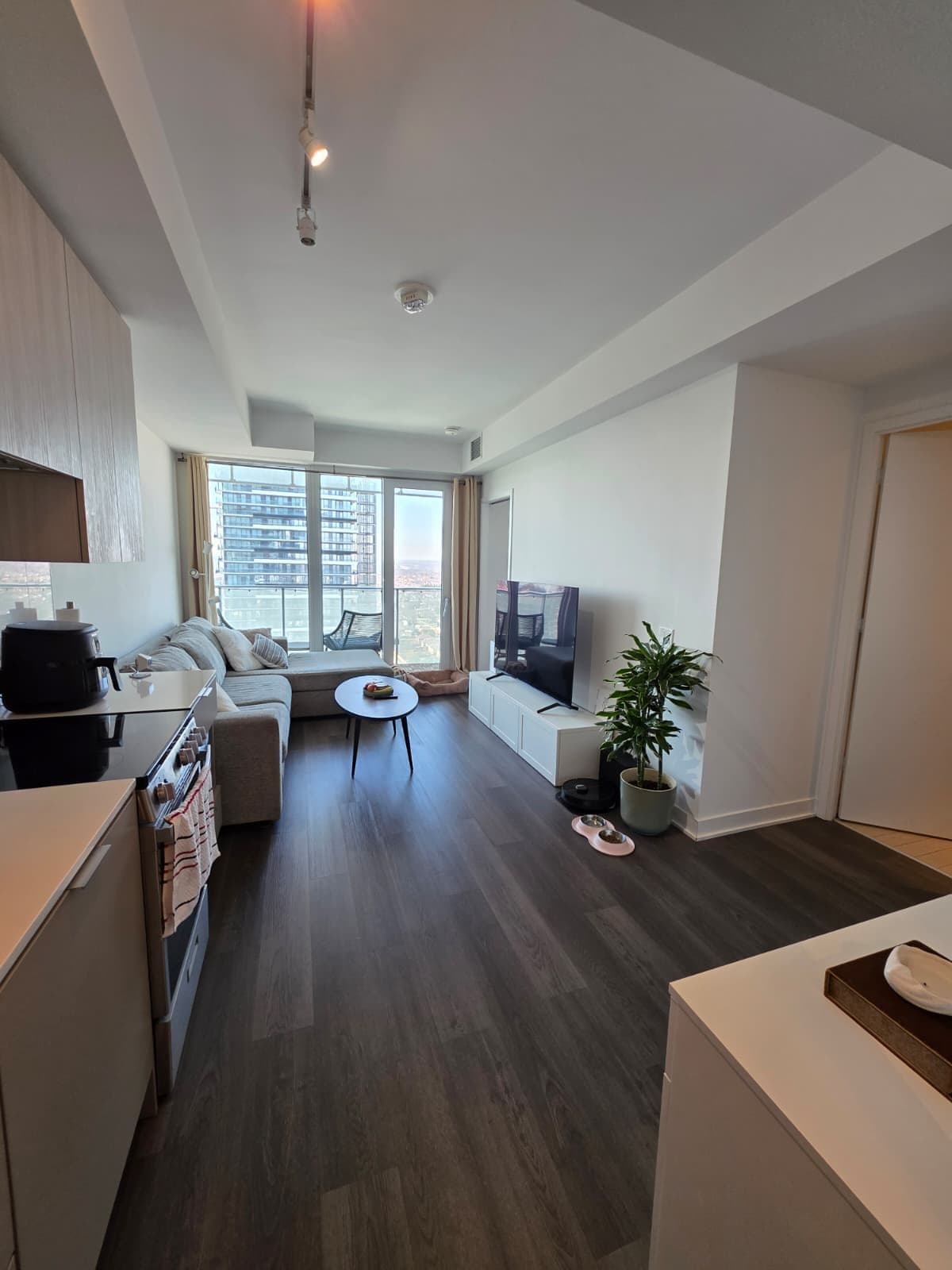 3900 Confederation Parkway 2308, Mississauga, ON L5B 0M3