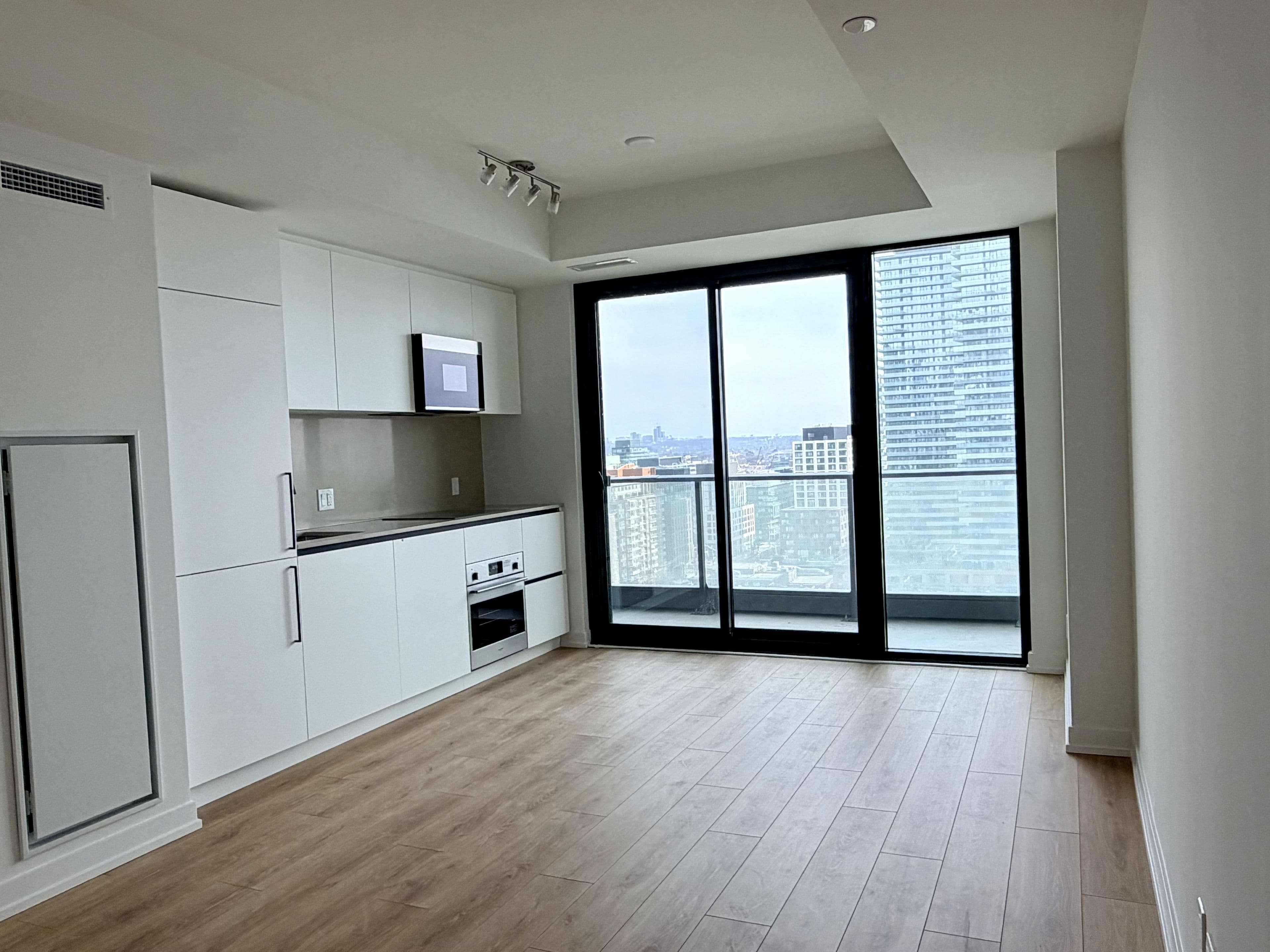 35 Parliament Street 1713, Toronto C08, ON M5A 0Z5