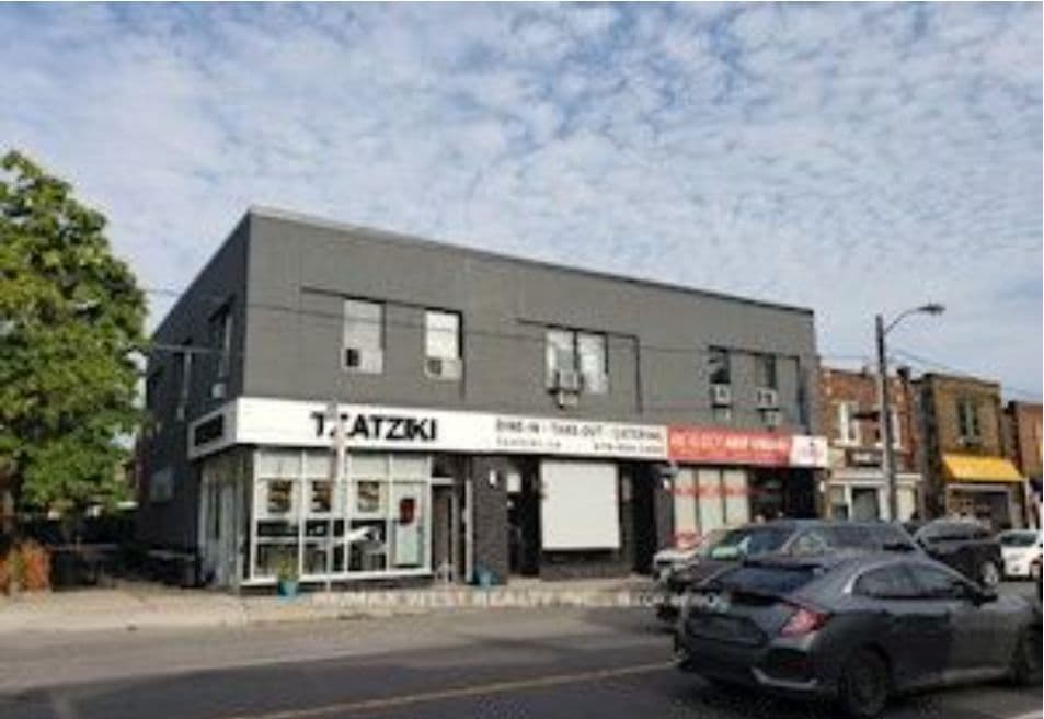 425 Jane Street 11, Toronto W02, ON M6S 3Z7