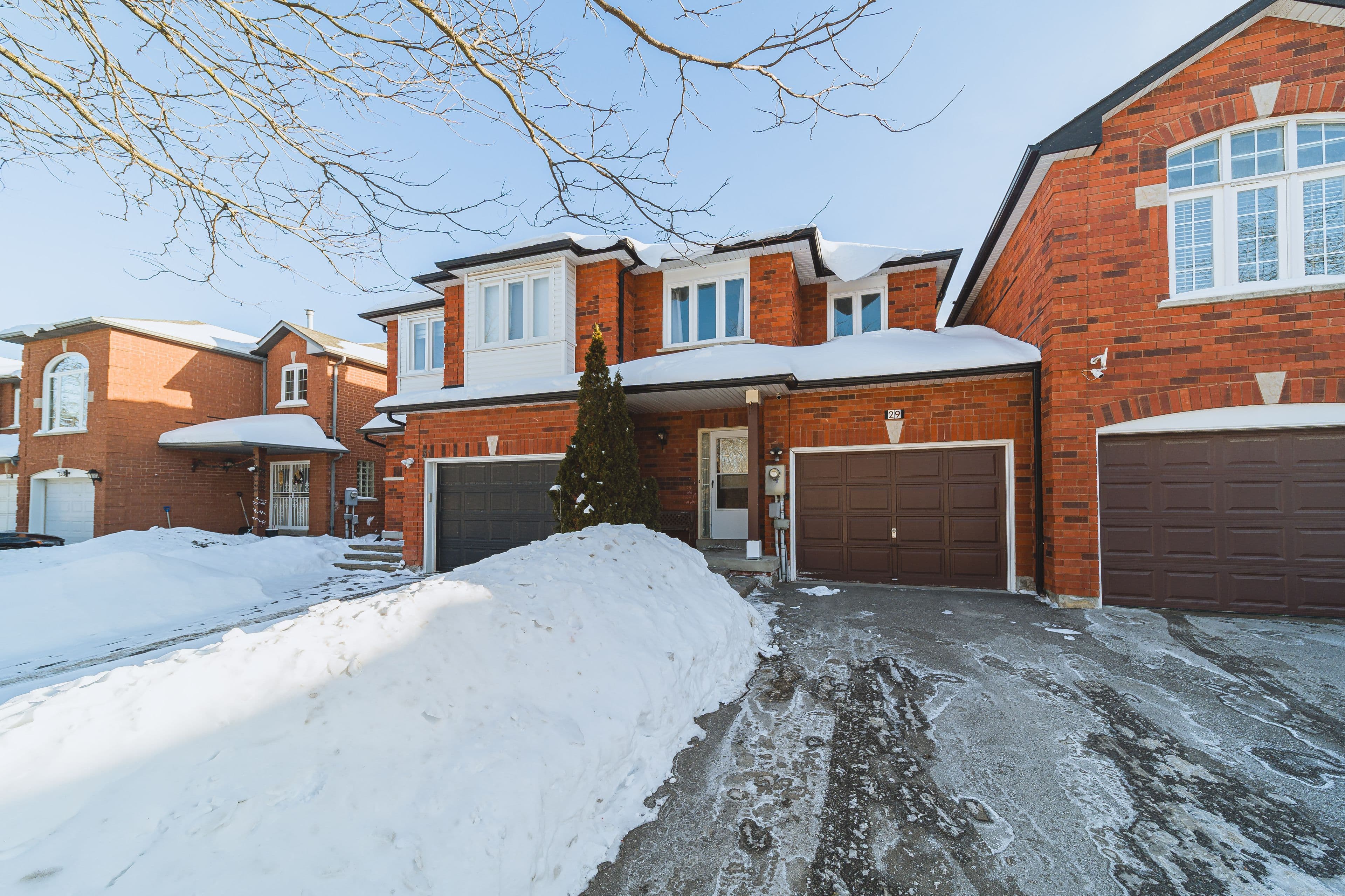 29 Breezeway Crescent, Richmond Hill, ON L4S 1V7