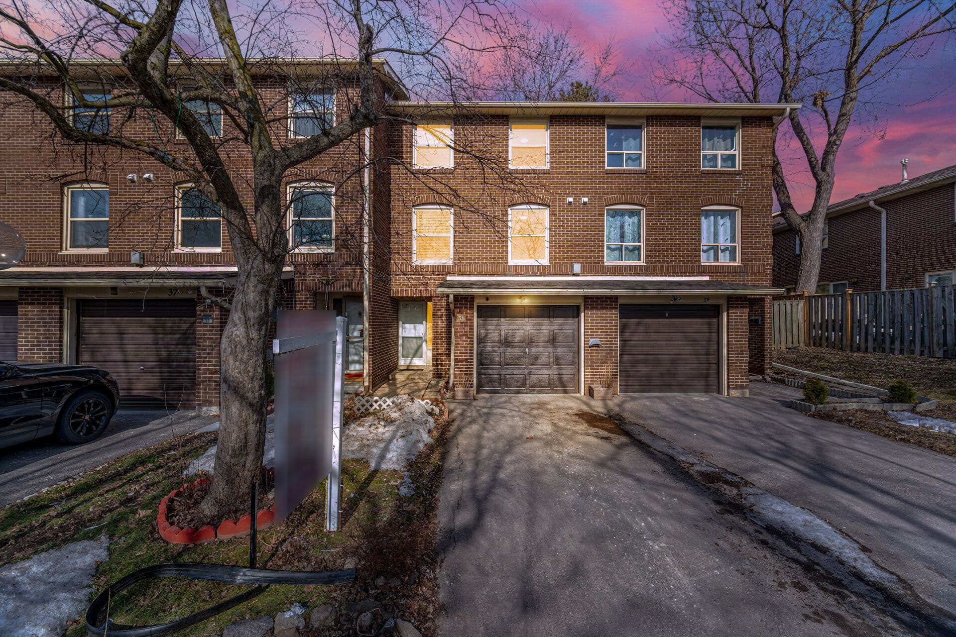 38 Eden Park, Brampton, ON L6T 3A5
