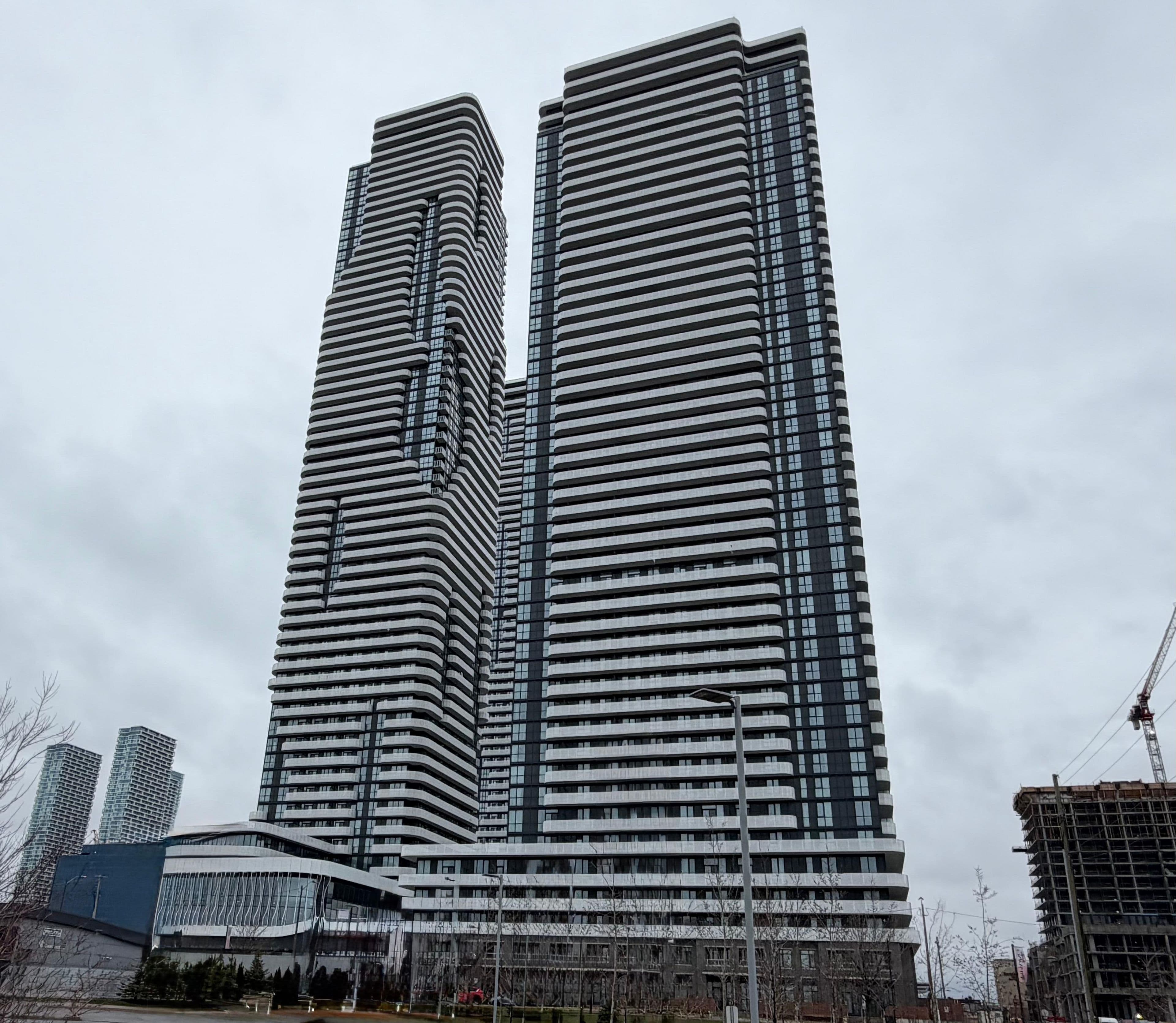 8 INTERCHANGE Way 609, Vaughan, ON L4K 0R2