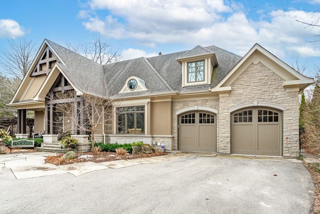 552 Bobolink Road, Mississauga, ON L5J 2P4