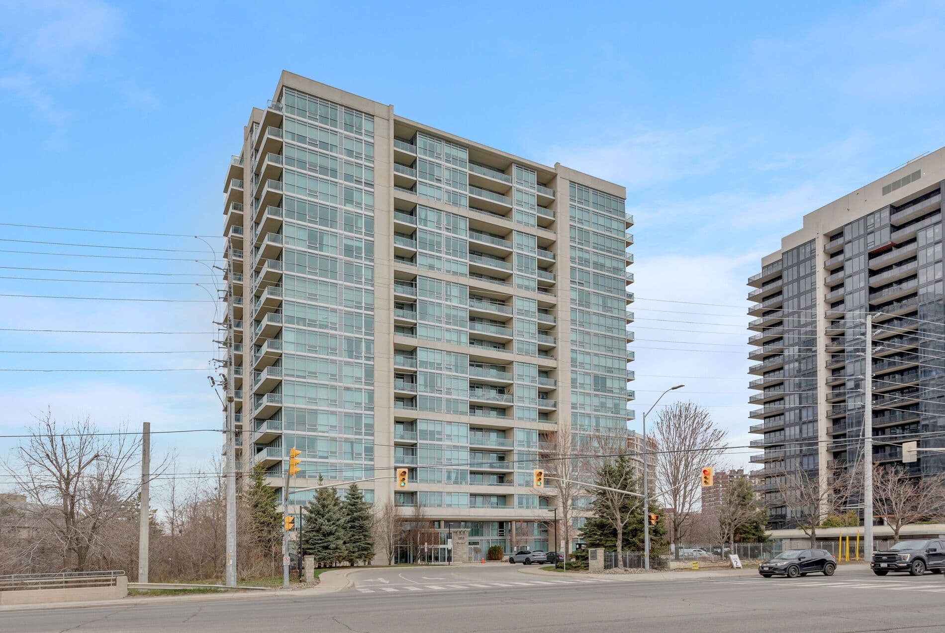 1055 Southdown Road 210, Mississauga, ON L5J 0A3