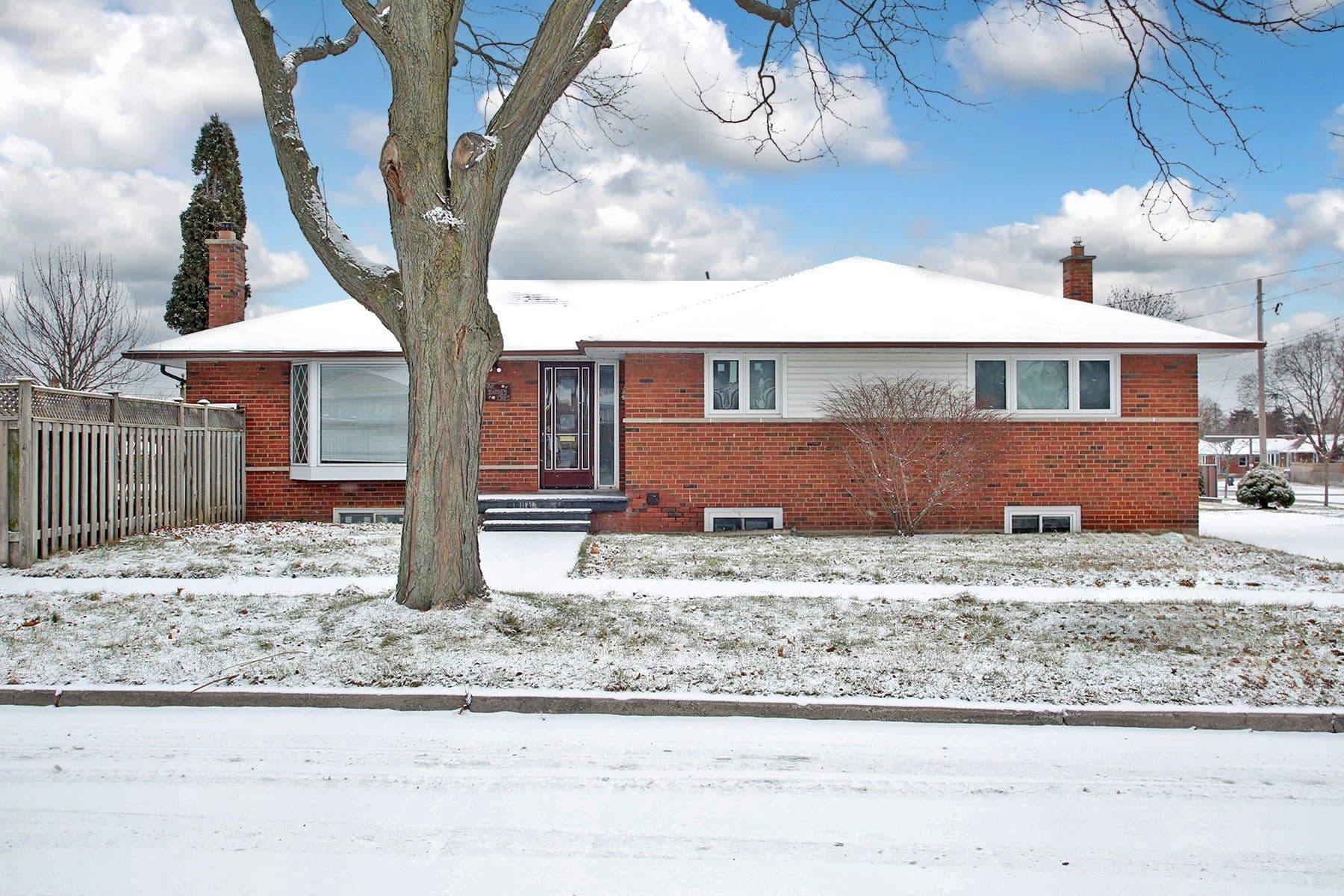 1 Barnes Crescent, Toronto E09, ON M1G 1Z8