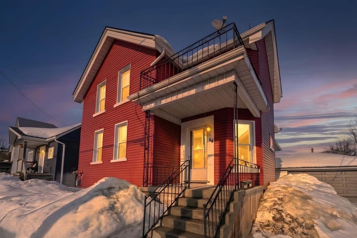 16 Albert Street N Main, Orillia, ON L3V 5K1