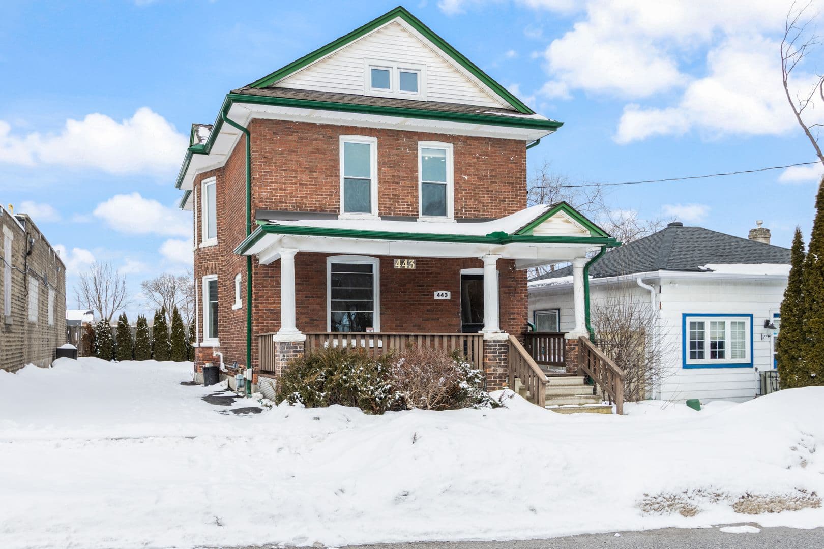 443 Ontario Street Second Floor, Newmarket, ON L3Y 2K6