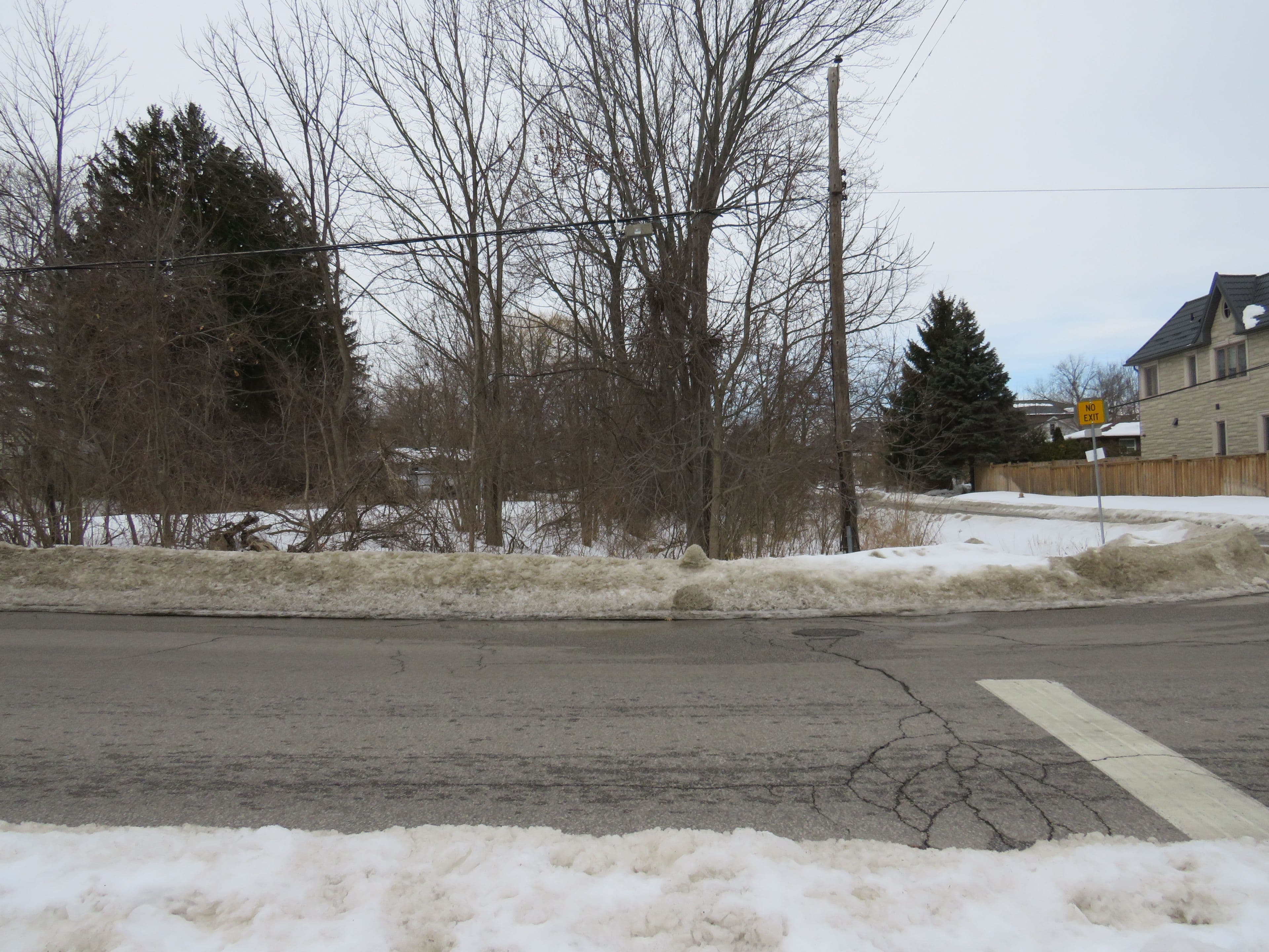 98 Euclid Avenue, Toronto E10, ON M6J 2J9