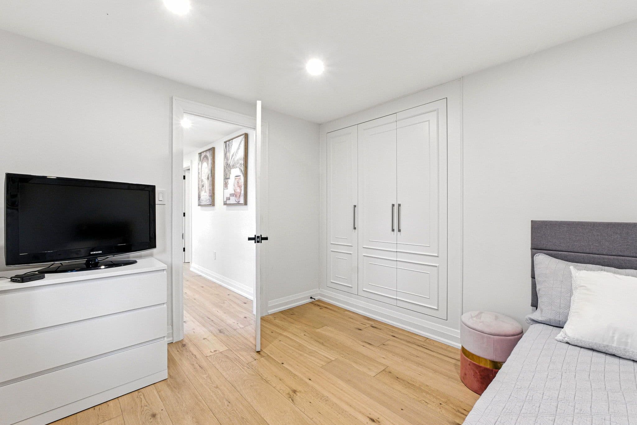 230 Poole Drive, Oakville, ON L6H 3W4