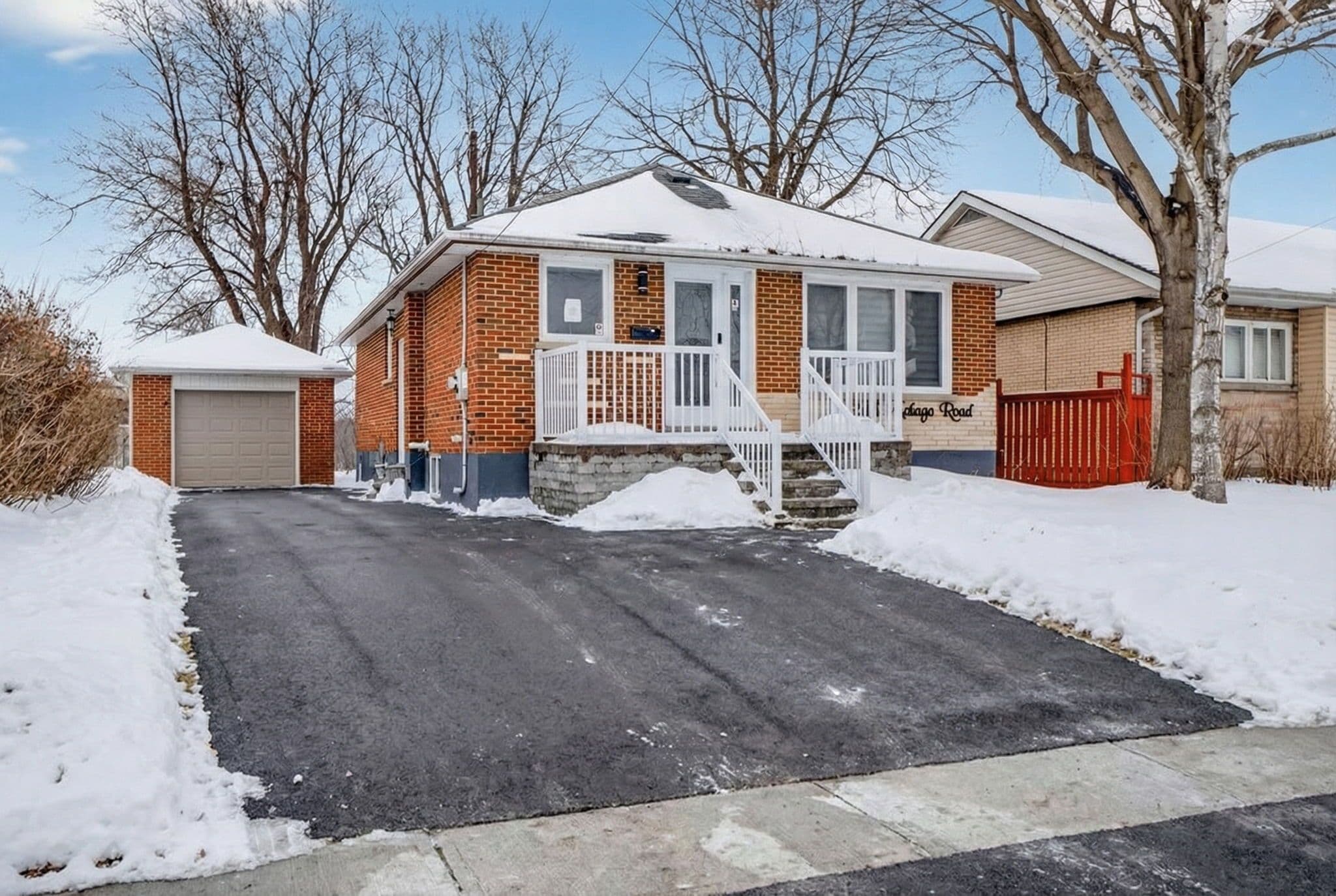243 Malaga Road, Oshawa, ON L1J 1N6