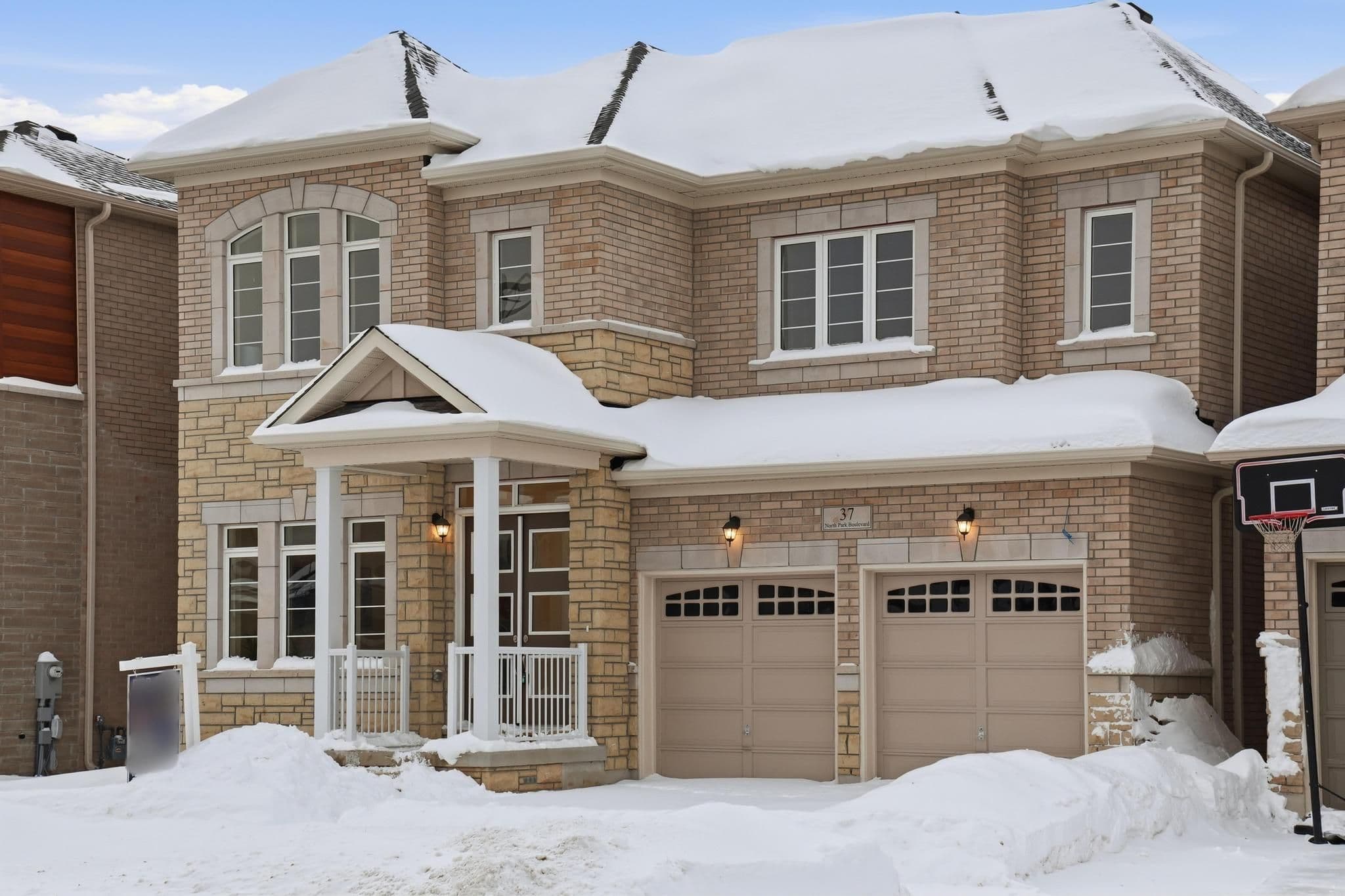 37 North Park Boulevard, Oakville, ON L6M 0W8