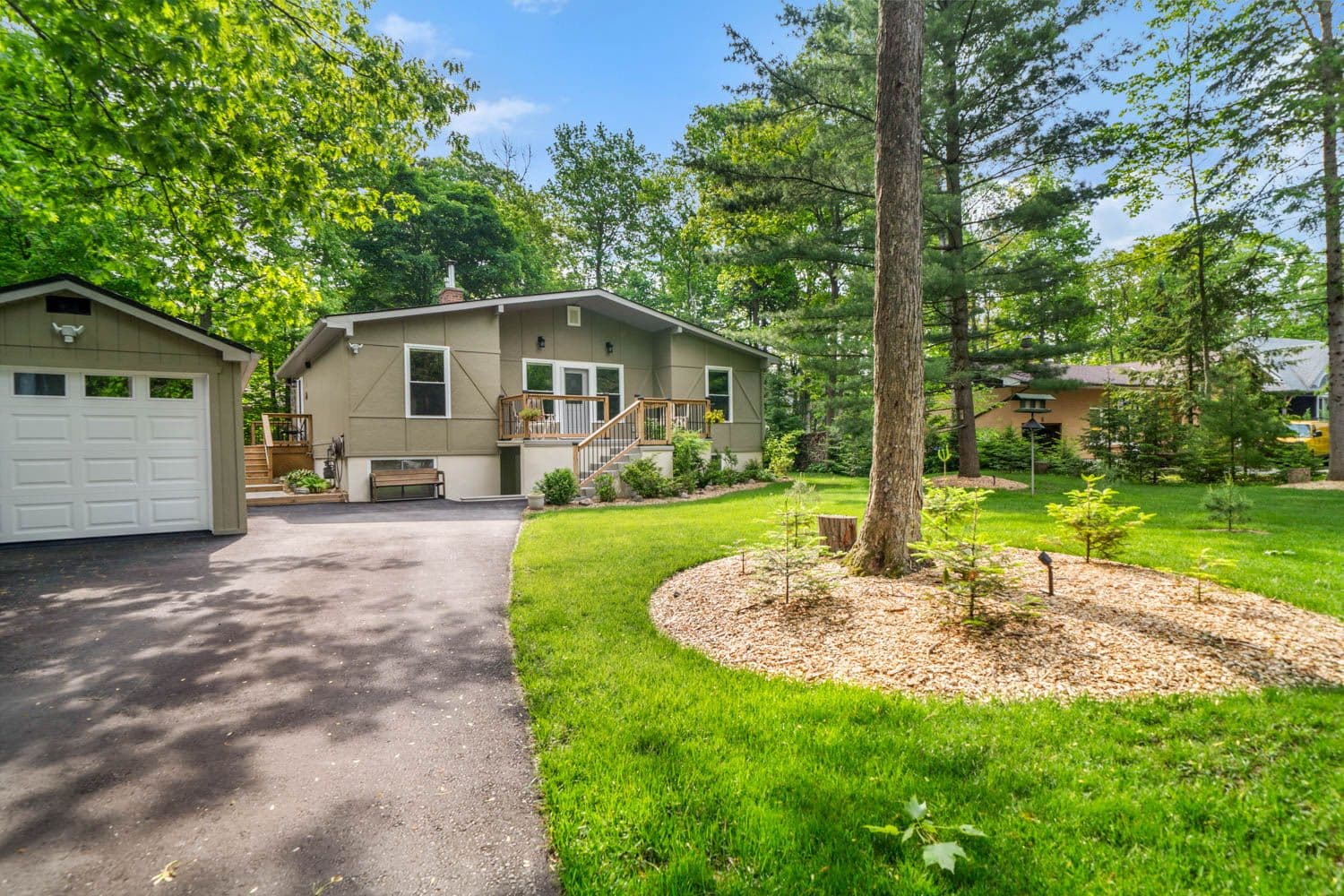 11 Duquette Court, Tiny, ON L9M 0H3