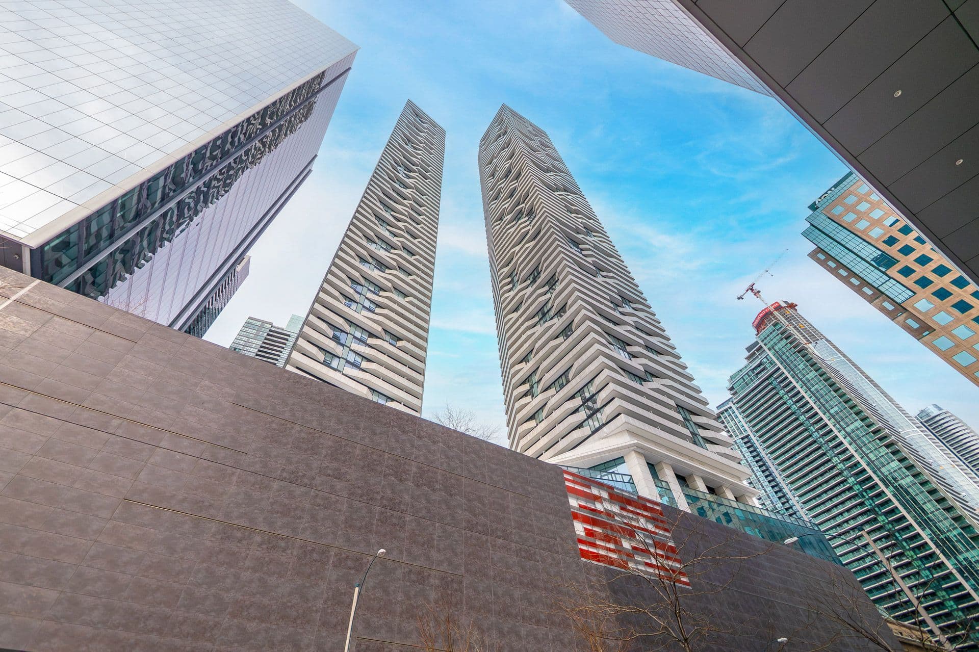 100 Harbour Street 2502, Toronto C01, ON M5J 0B5