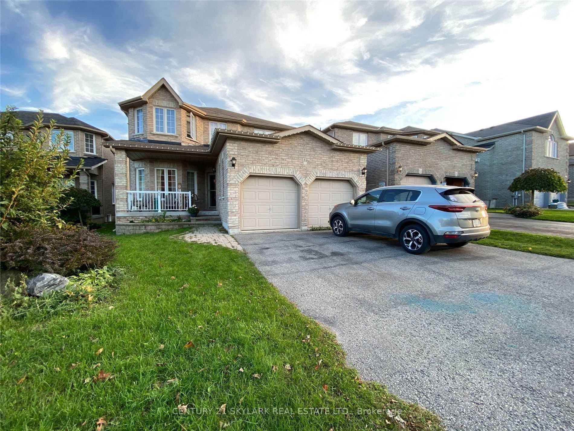 15 Surrey Drive, Barrie, ON L4M 0C5