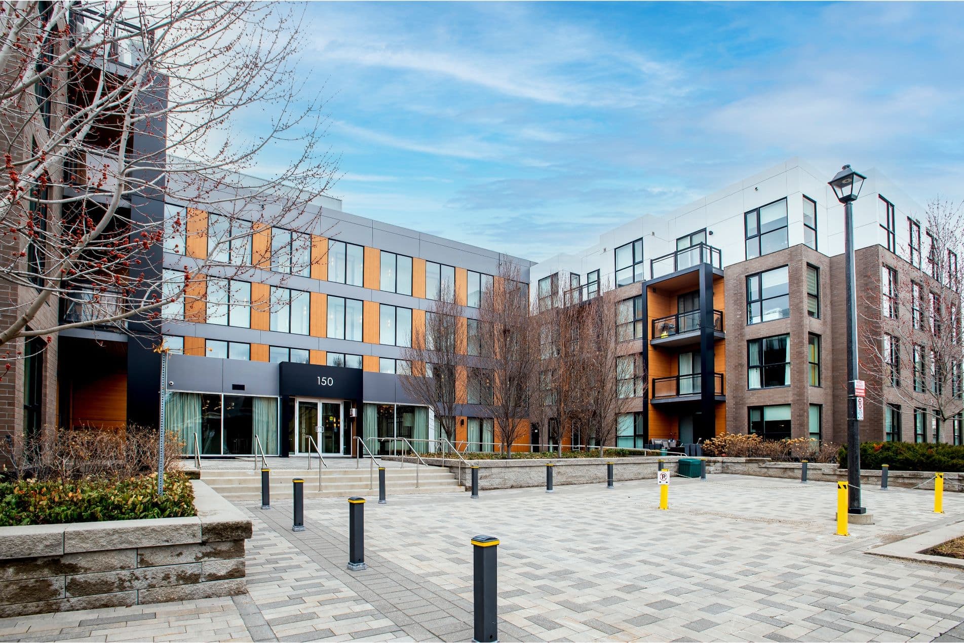 150 Sabina Drive 307, Oakville, ON L6H 7C3