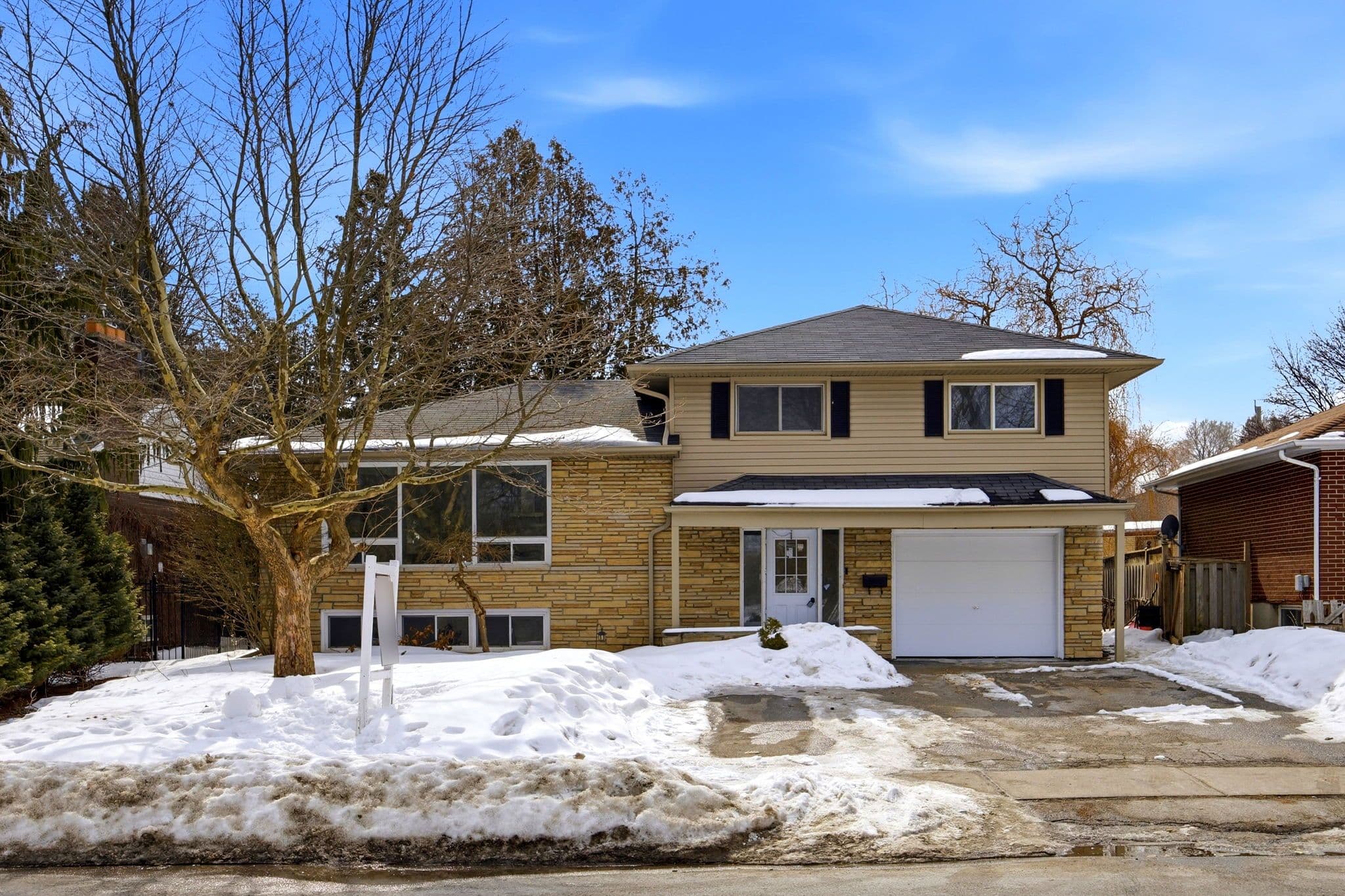 532 Park Road N, Oshawa, ON L1J 4M7