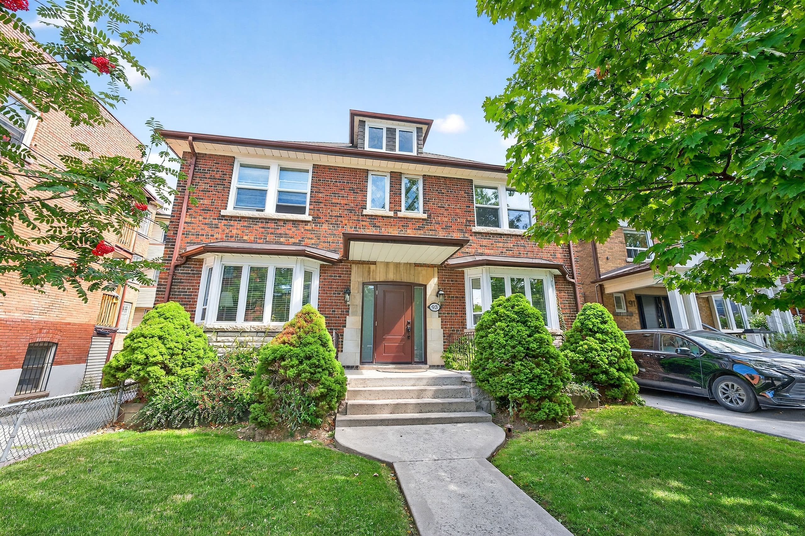 93 Northcliffe Boulevard, Toronto W03, ON M6H 3H3