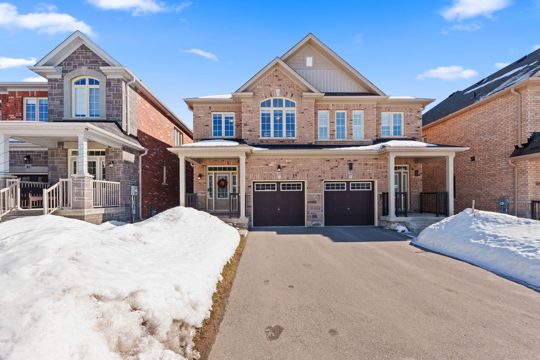 29 Robb Thompson Road, East Gwillimbury, ON L0G 1M0