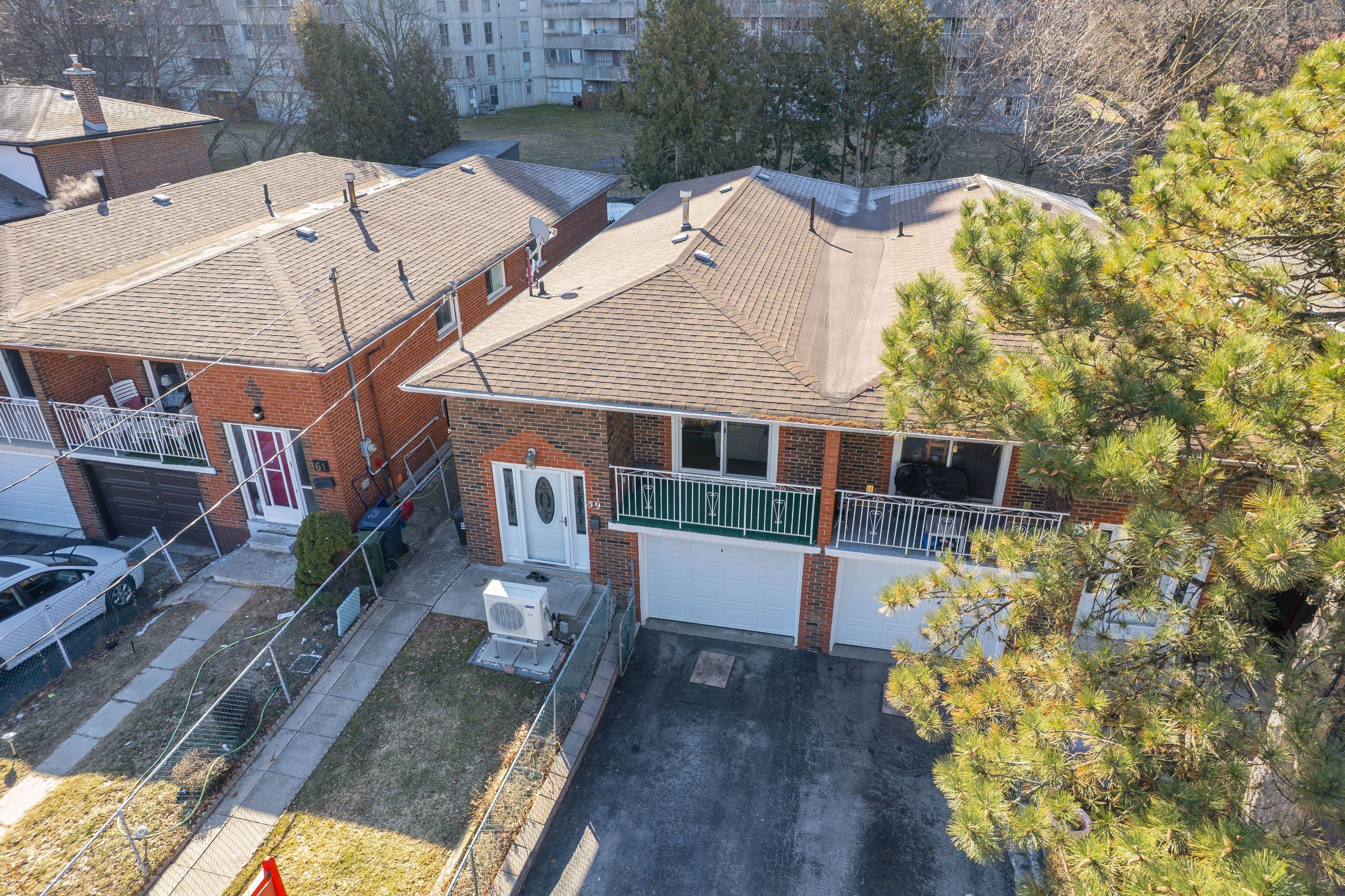 59 Chapman Avenue, Toronto E03, ON M4B 1C6