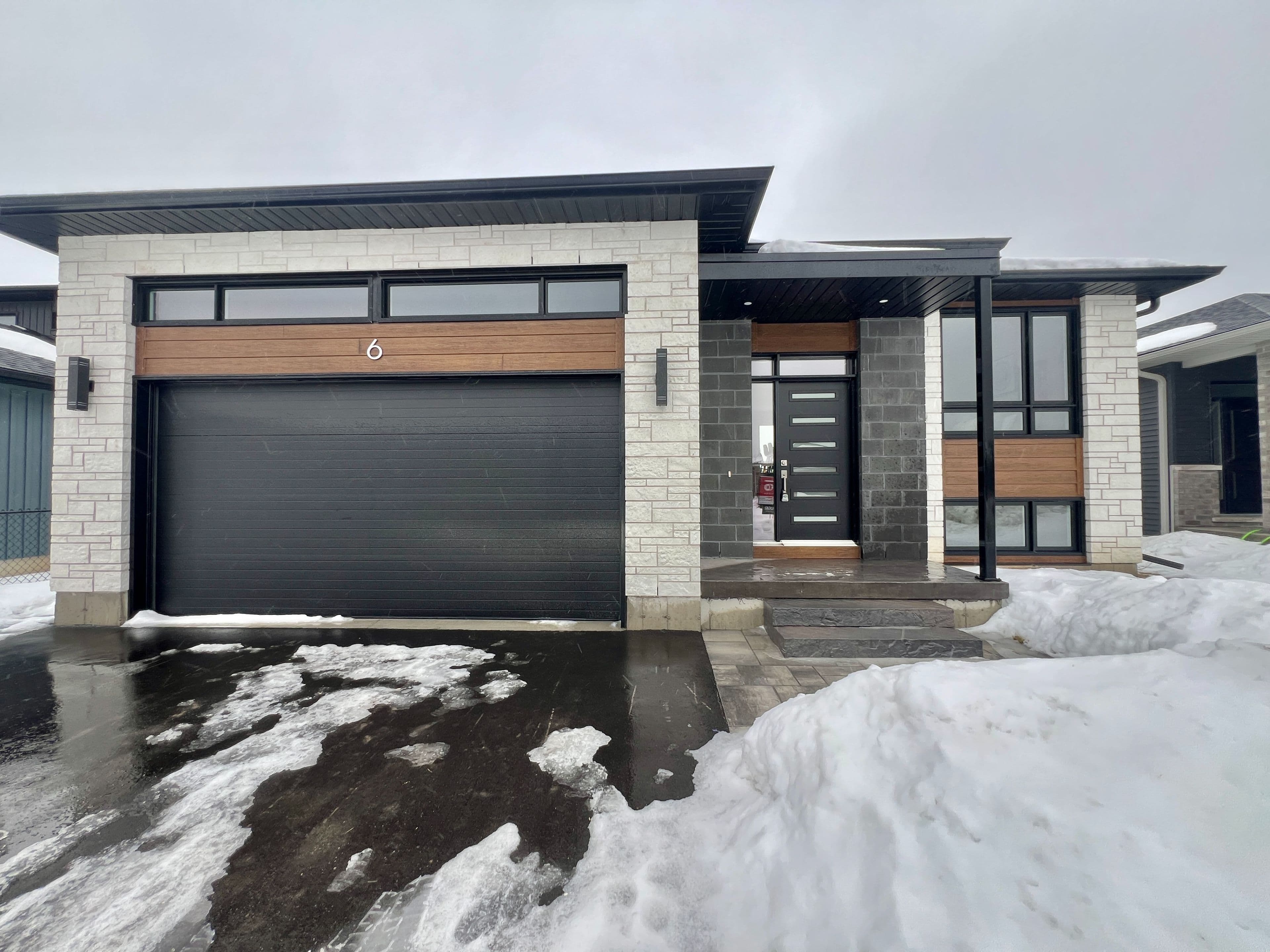 6 Horton Court, Belleville, ON K8P 0H3