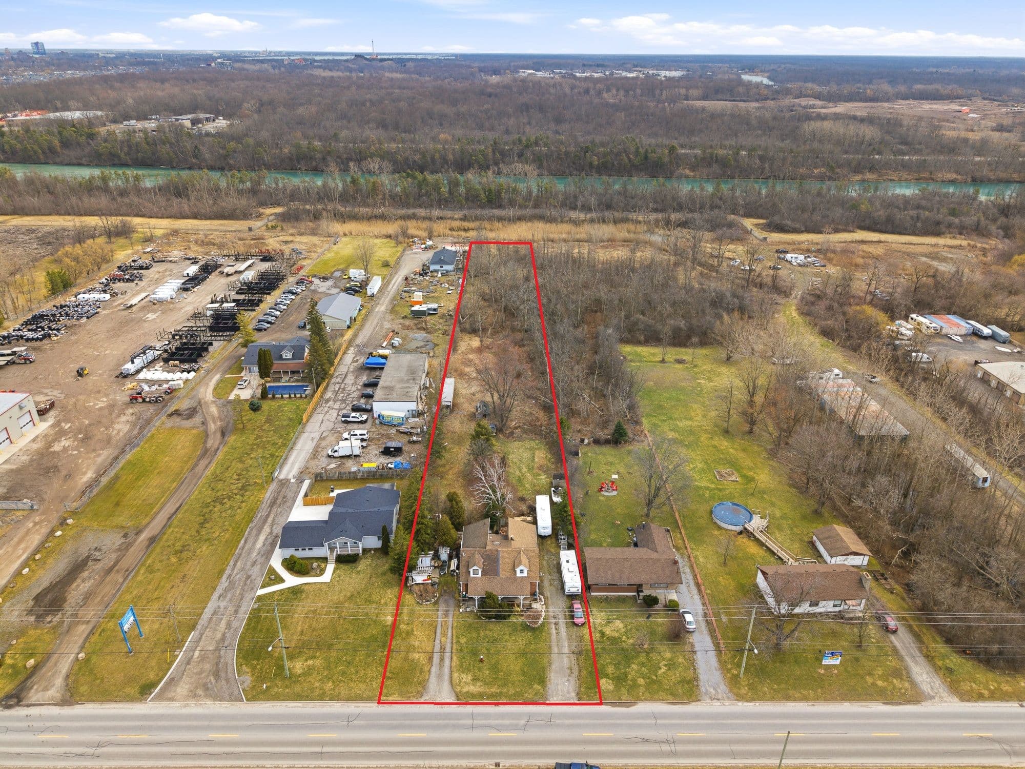 8356 Oakwood Drive, Niagara Falls, ON L2E 6S5