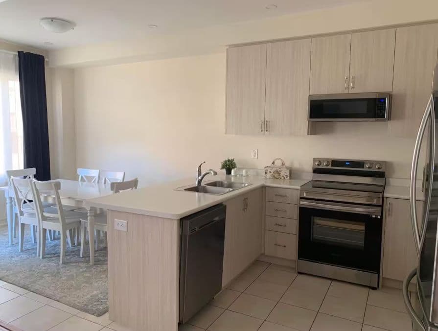 9 Hager Creek Terrace, Hamilton, ON L8B 1Z3