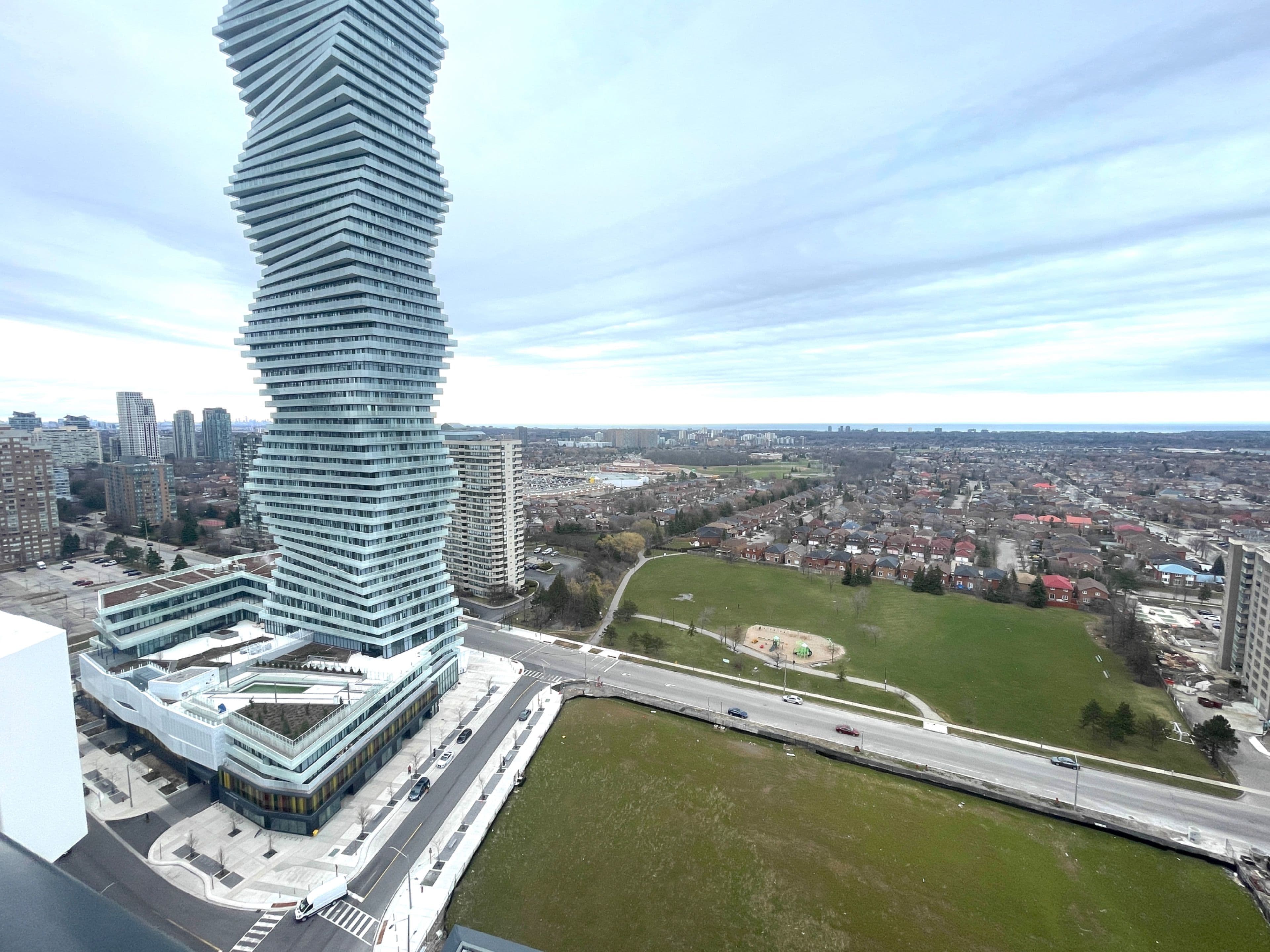 448 Burnhamthorpe Road W 2109, Mississauga, ON L5B 4M6