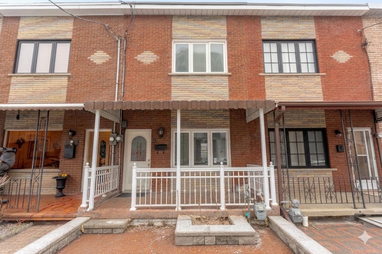 14 Peel Avenue N, Toronto C01, ON M6J 1M4