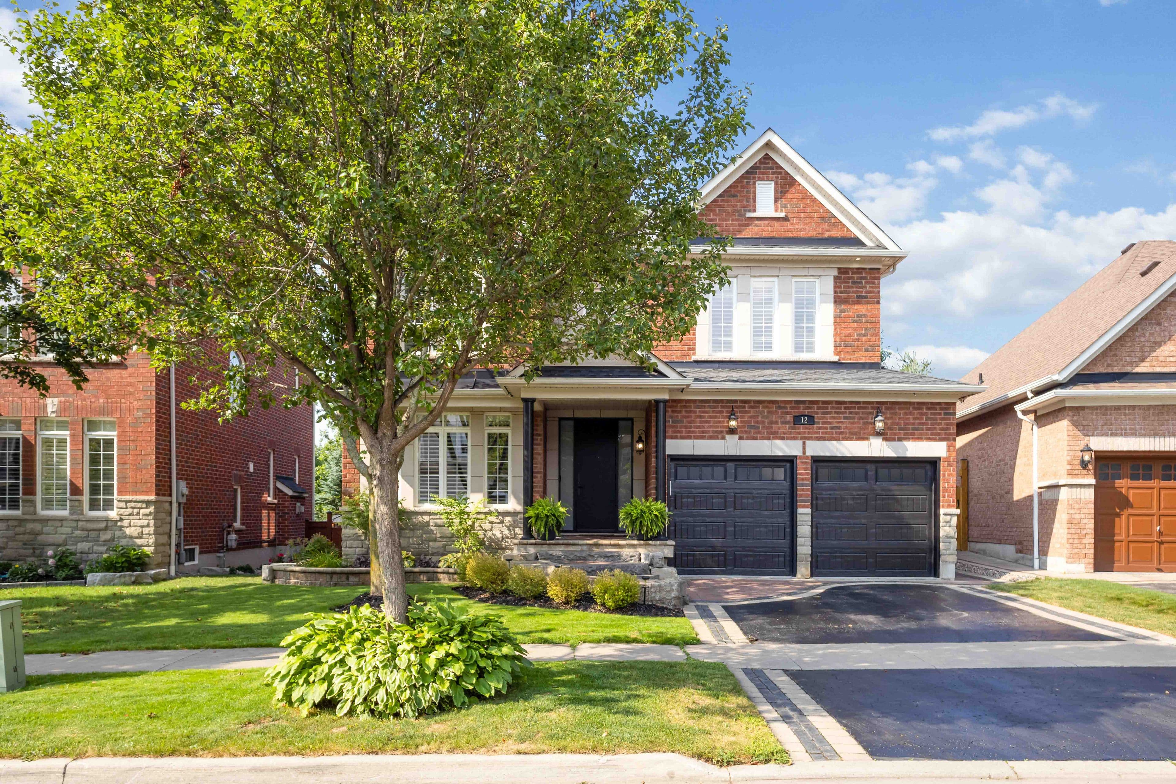 12 Branthaven Court, Whitby, ON L1M 0B2