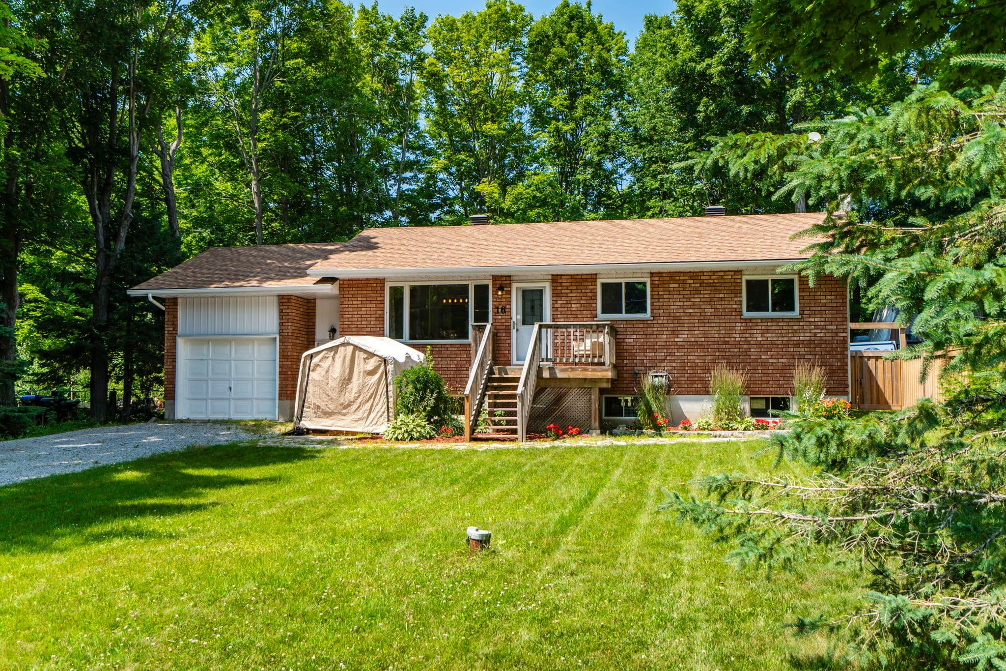 16 Mundy Avenue, Tiny, ON L9M 0B5