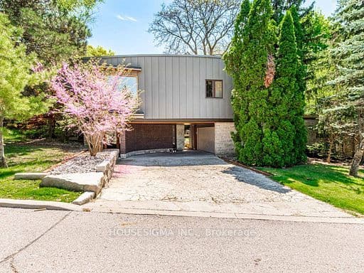 94 Laurentide Drive, Toronto C13, ON M3A 3E5