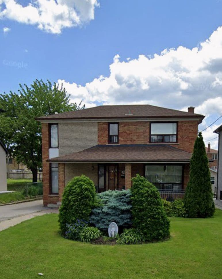65 Beckett Avenue, Toronto W04, ON M6L 2B3