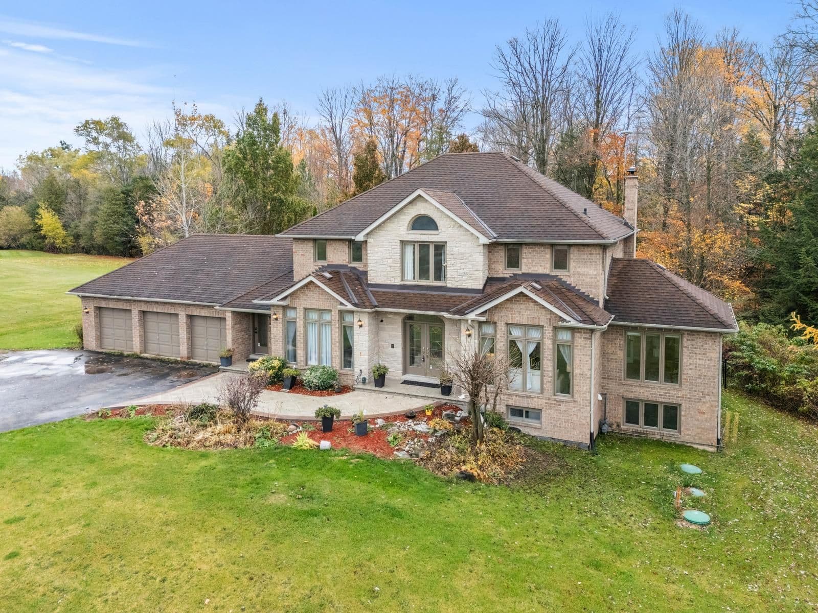 15 Country Lane Drive, Caledon, ON L7E 0B4