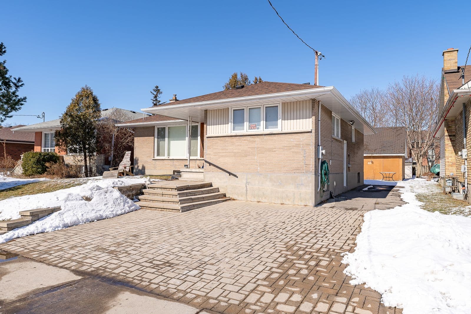 278 Malaga Road Basement, Oshawa, ON L1J 1N7