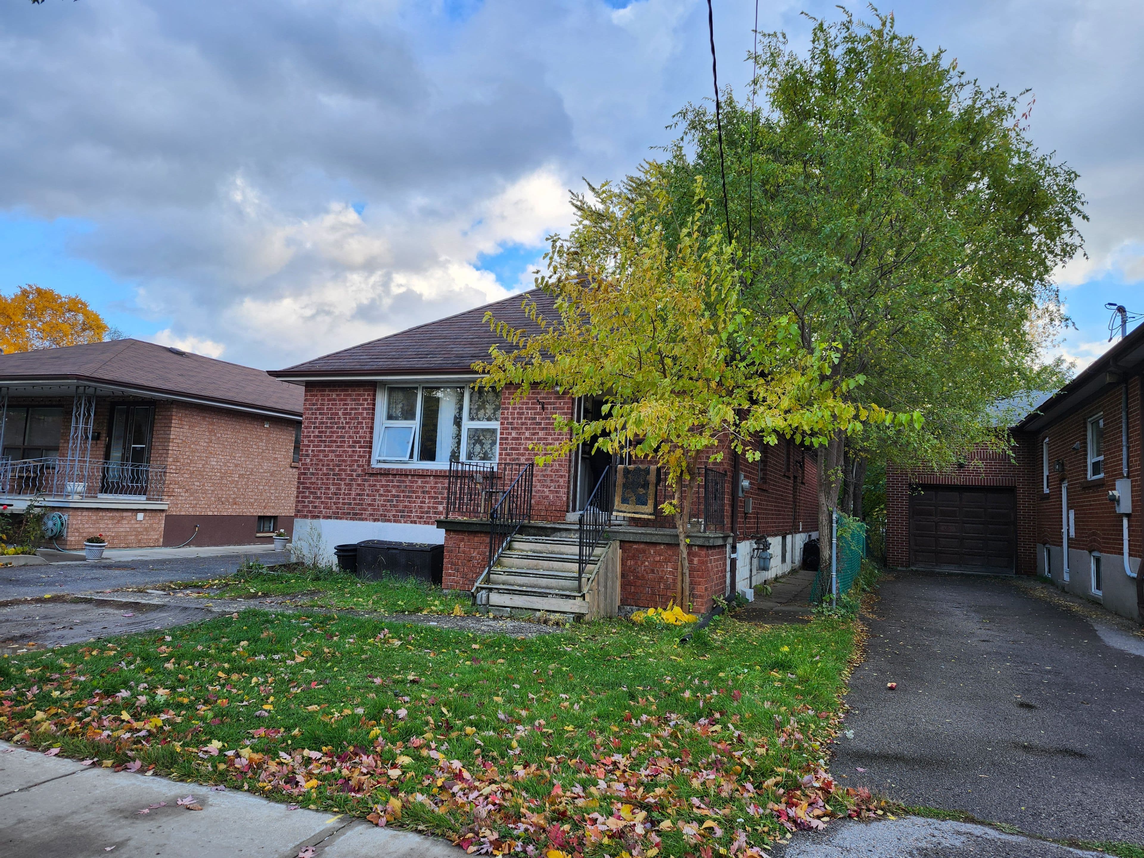 255 Codsell Avenue, Toronto C06, ON M3H 3W8