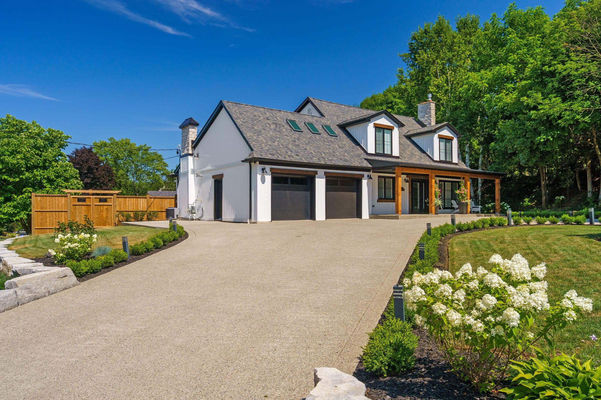 204 FALLING BROOK Drive, Hamilton, ON L9G 1E6