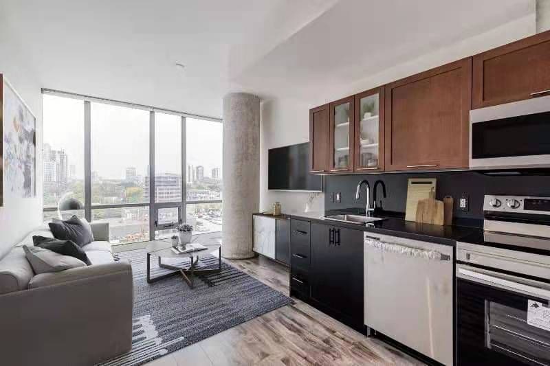 33 Mill Street 703, Toronto C08, ON M5A 3R3