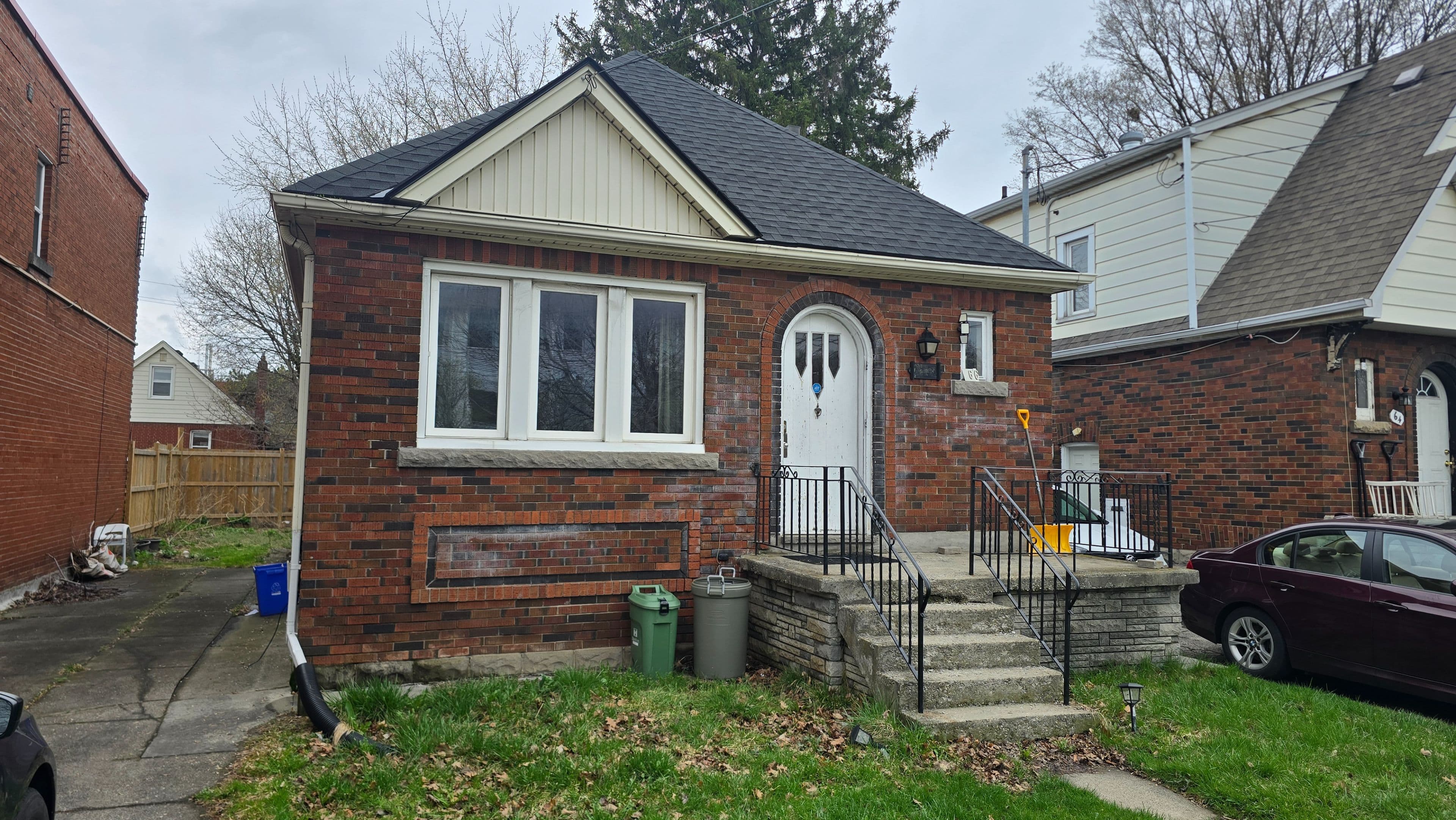 66 Cline Avenue S Main floor, Hamilton, ON L8S 1W7