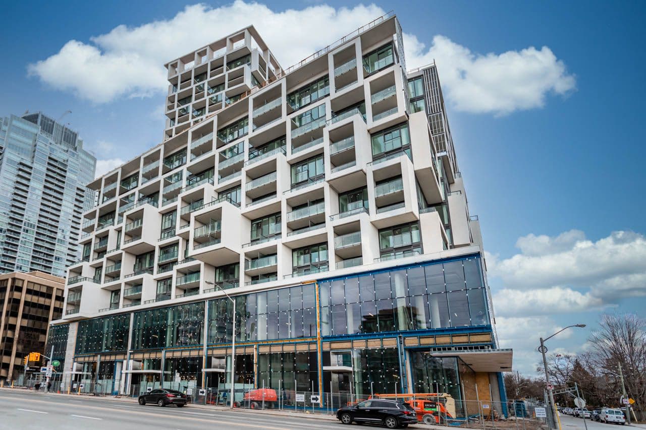 8 Hillsdale Avenue E 927, Toronto C10, ON M4S 0A2