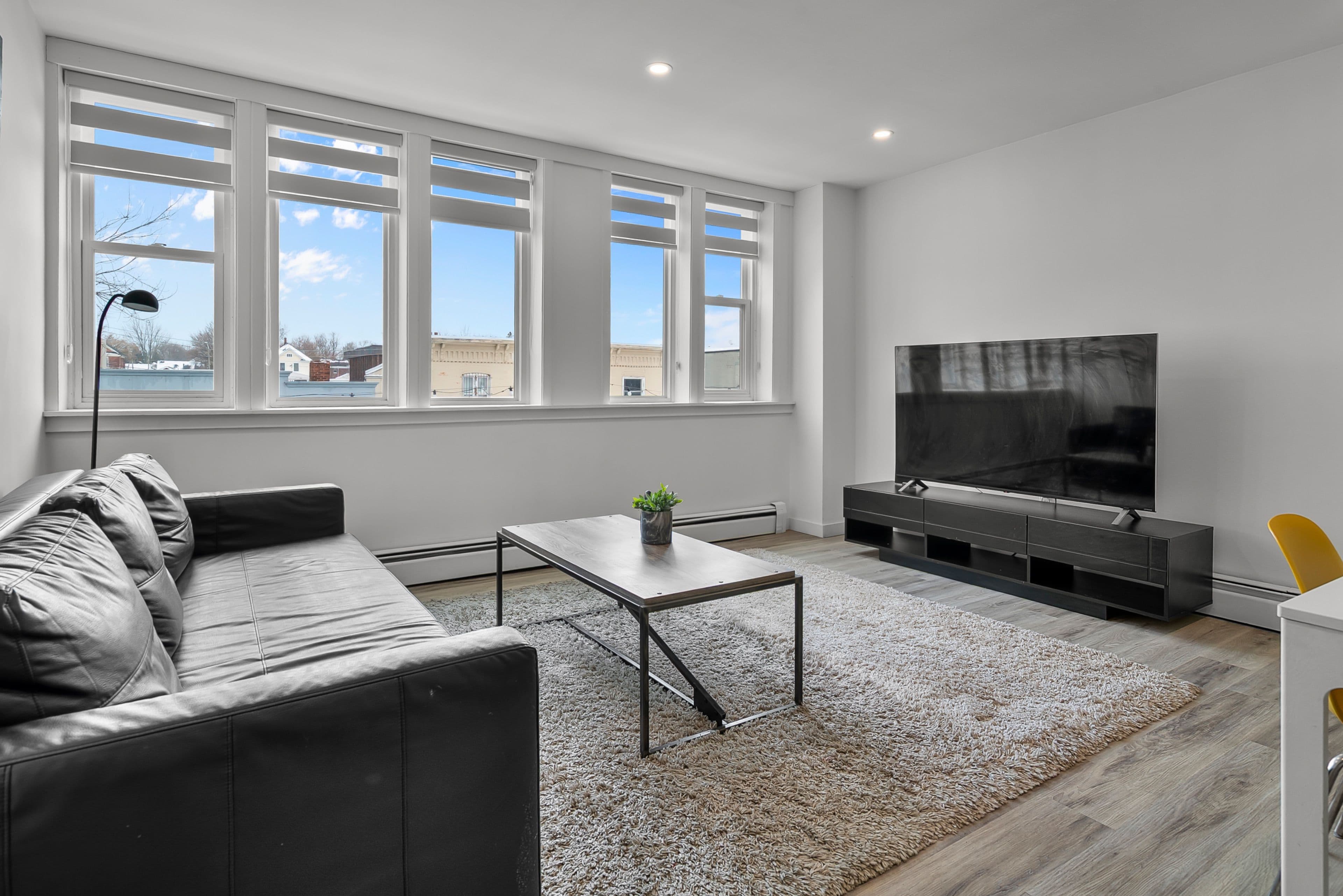 4595 Queen Street 1, Niagara Falls, ON L2E 2L7