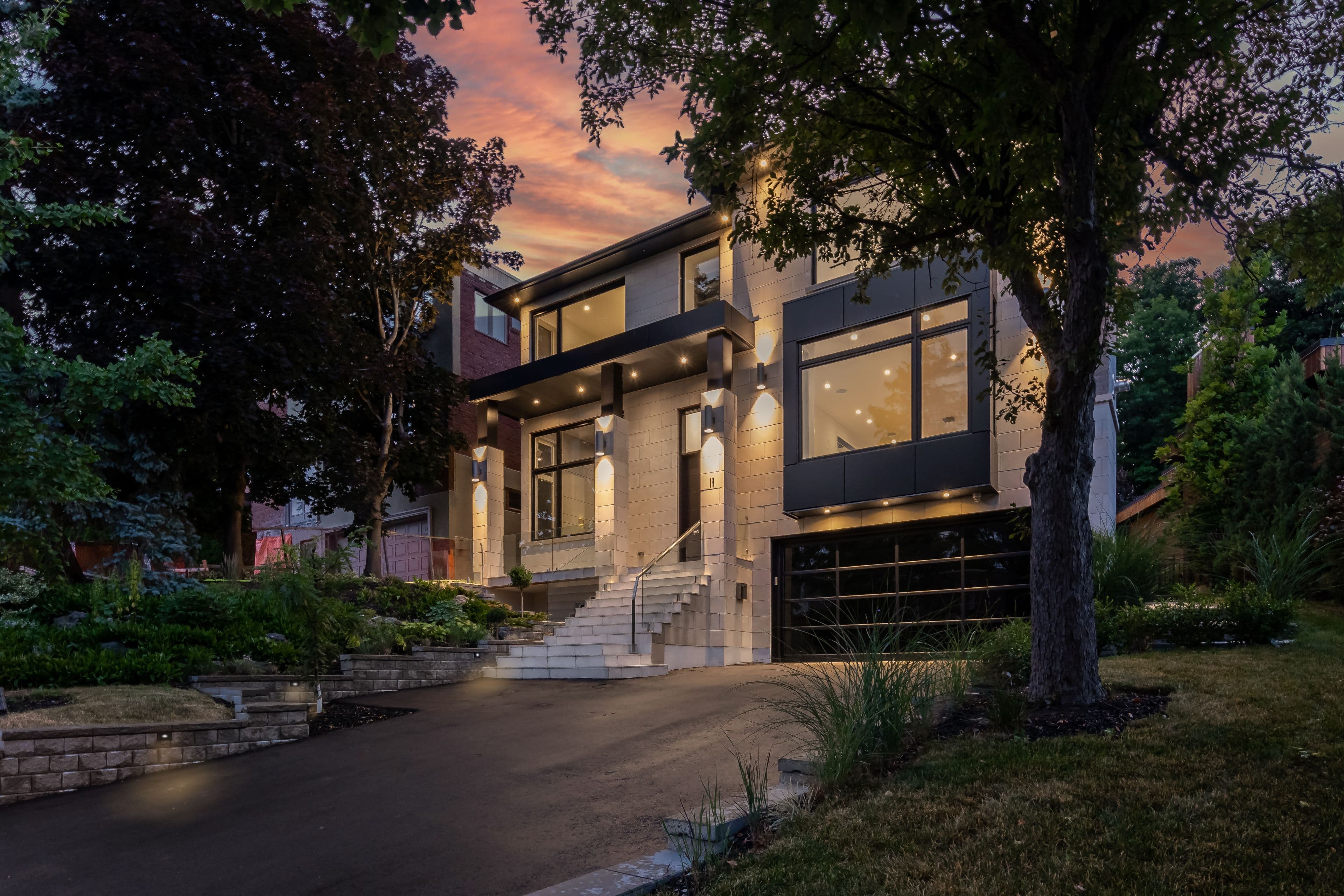 12 Bearwood Drive, Toronto W08, ON M9A 4G4