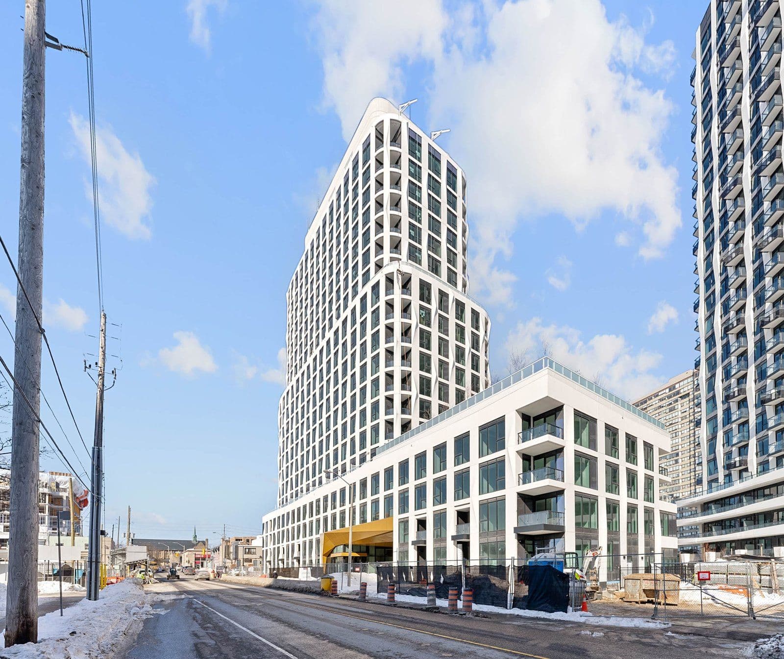 25 Cordova Avenue 809, Toronto W08, ON M9A 0E5